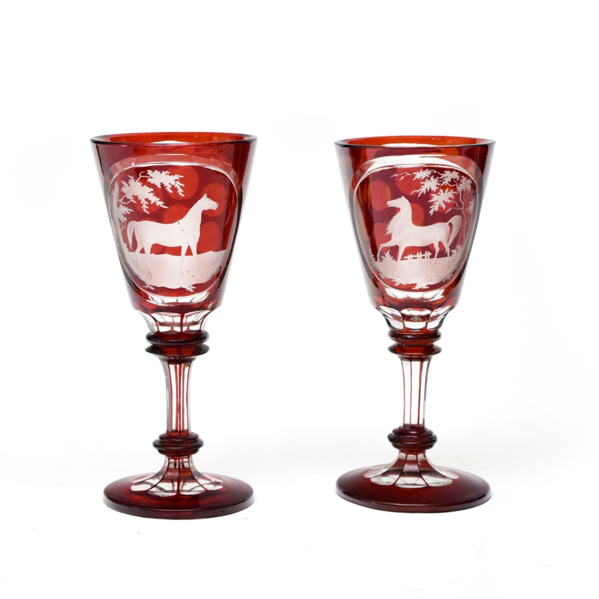 Bohemia Pair of large glasses, Red and clear crystal, etched with horses. Height (cm) : 23 - -