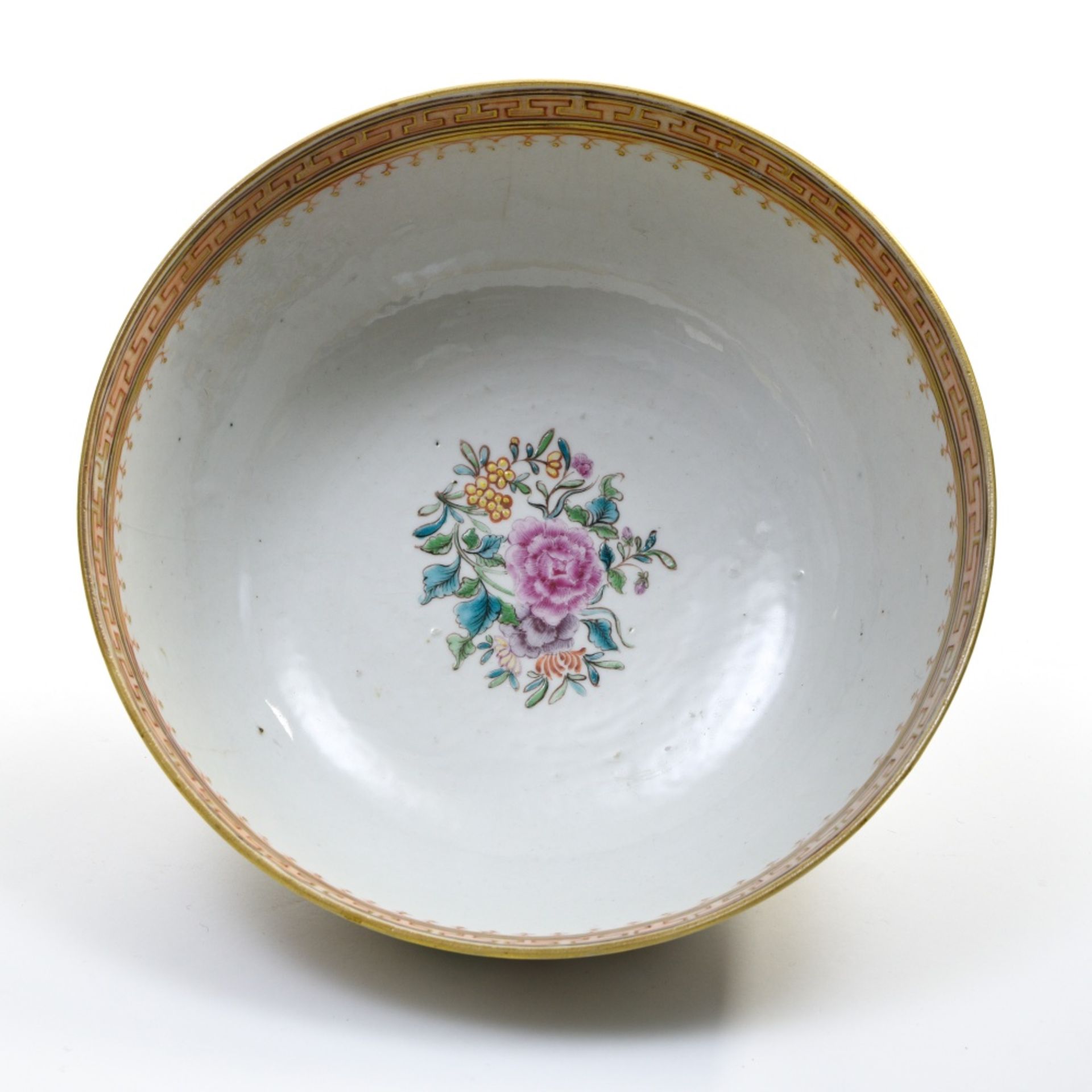 China, 18th century Large flared bowl, Porcelain, with Famille Rose enamelled dŽcor of a banquet, - Image 6 of 7