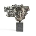 Lia VAN VUGT (Born in 1945) Woman's head, Bronze sculpture. Height (cm) : 39 - Width (cm) : 36 - -