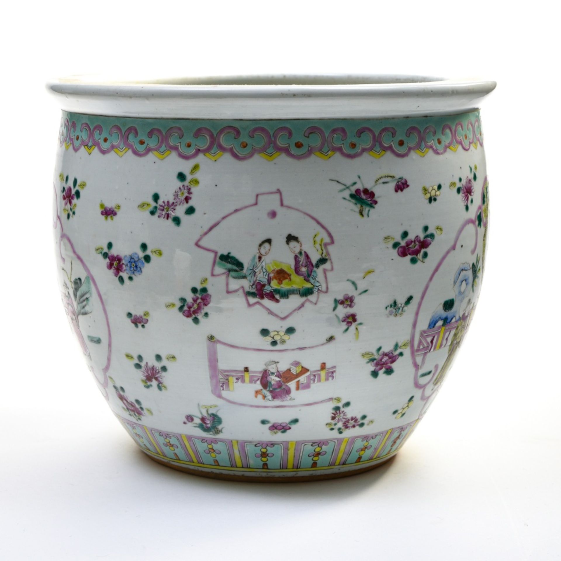 China, 20th century Famille Rose planter or aquarium, Famille Rose enamelled dŽcor featuring - Image 2 of 5