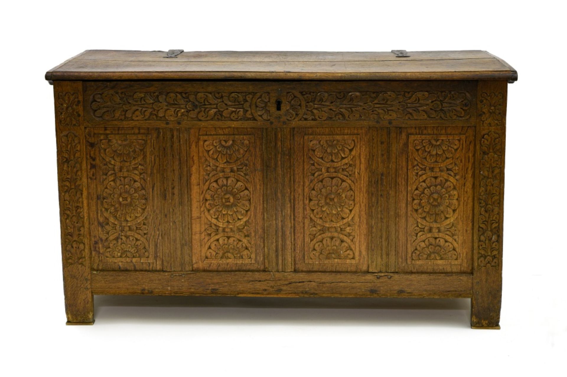 19th century work Neo-Renaissance chest, Carved oak with cast iron hinges. Height (cm) : 72 - Width - Image 2 of 2