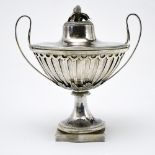 Empire-era French work Candy dish, Silver with its lid initialled ML and decorated with
