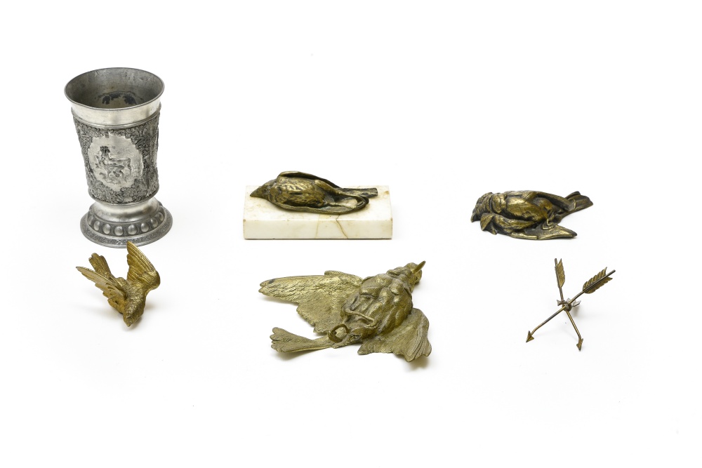 Louis ThŽophile HINGRE Hunting Lot, Composed of two bronze paperweights depicting birds, signed by