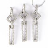 Brilliant demi-parure 18 kt white gold, composed of a geometric necklace and pair of drop earrings,