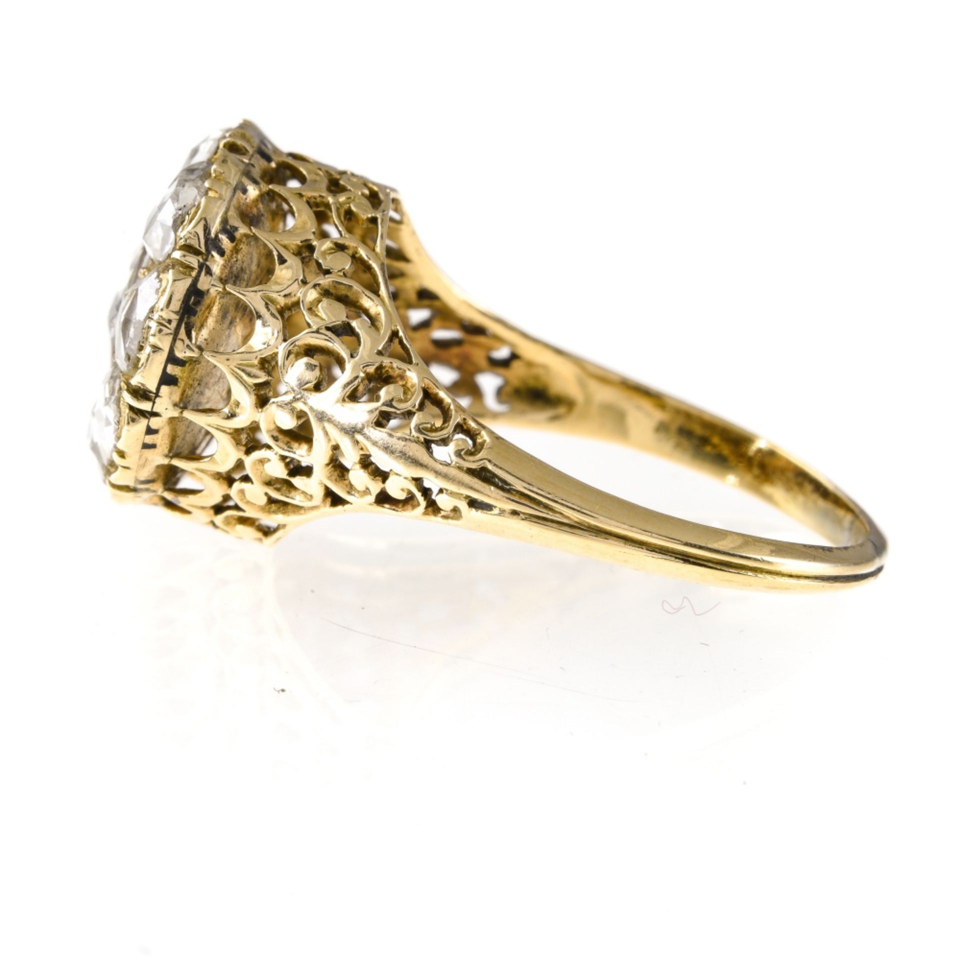 Rose-cut diamond ring 9 kt yellow gold, round, set with rose-cut diamonds. Late 19th century - Image 2 of 2