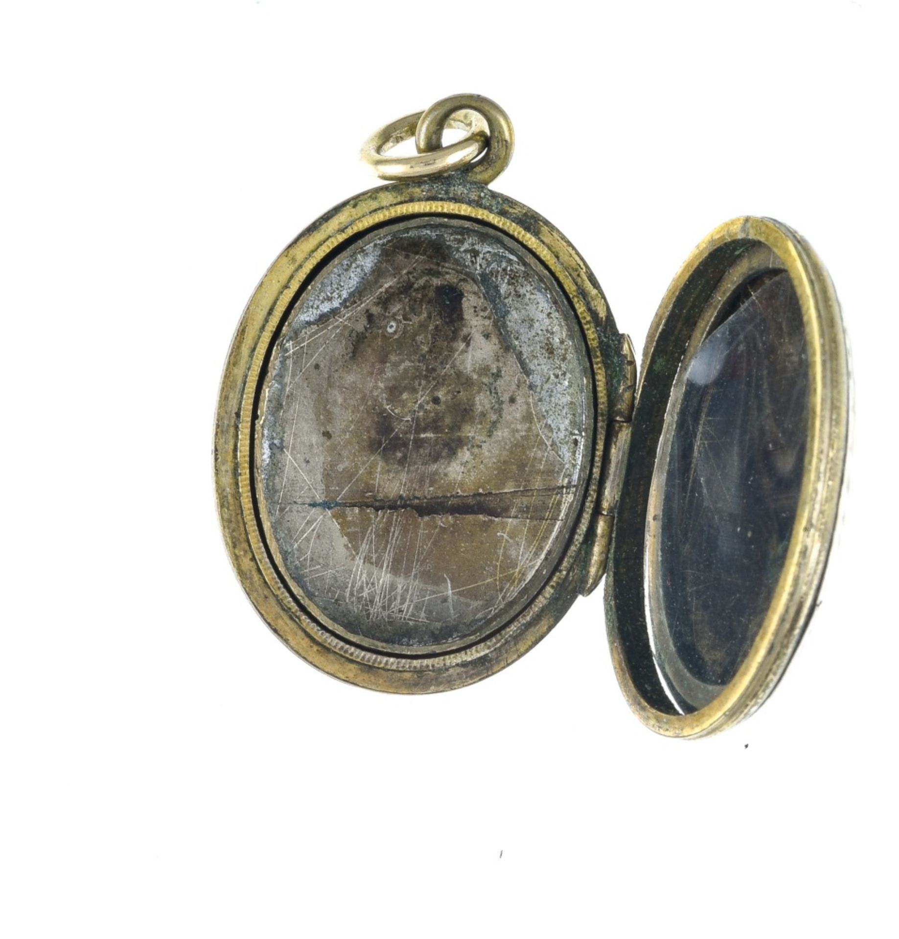 Victorian photo locket 8k yellow gold, adorned with a niello pattern depicting a broken column and - Image 3 of 3