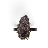 Mini agate geode ring Silver, set with dark brown agate geode. Hallmark: none. TD: 53. Poids (gr) :