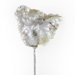 Baroque pearl tie pin 14 kt white gold set with a large Baroque pearl (+/- 20.8 x 21.6 x 10.3 mm)