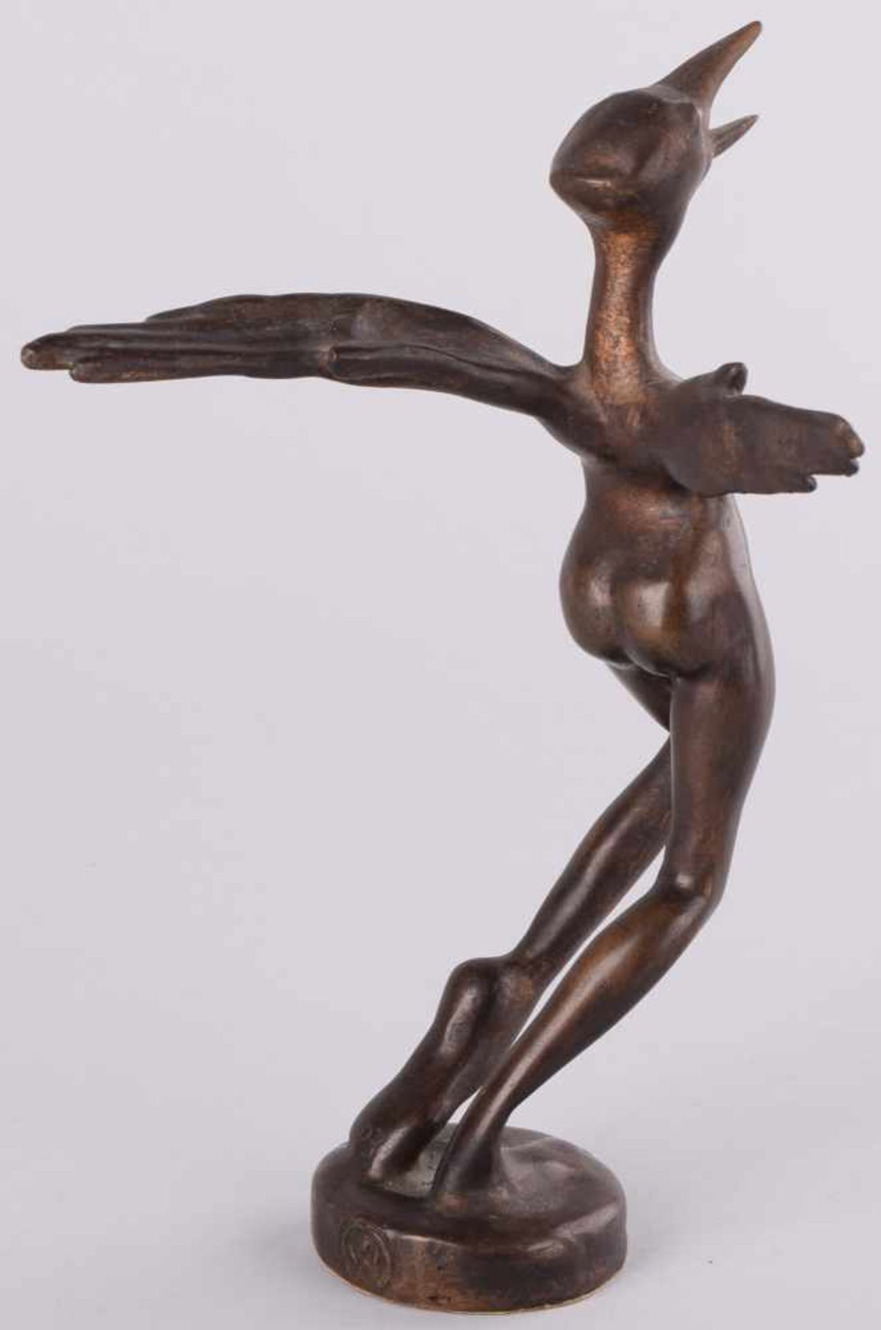 Unbekannter Künstler Bronze, braun patiniert, surrealistische Frauendarstellung mit Vogelkopf und - Bild 4 aus 5