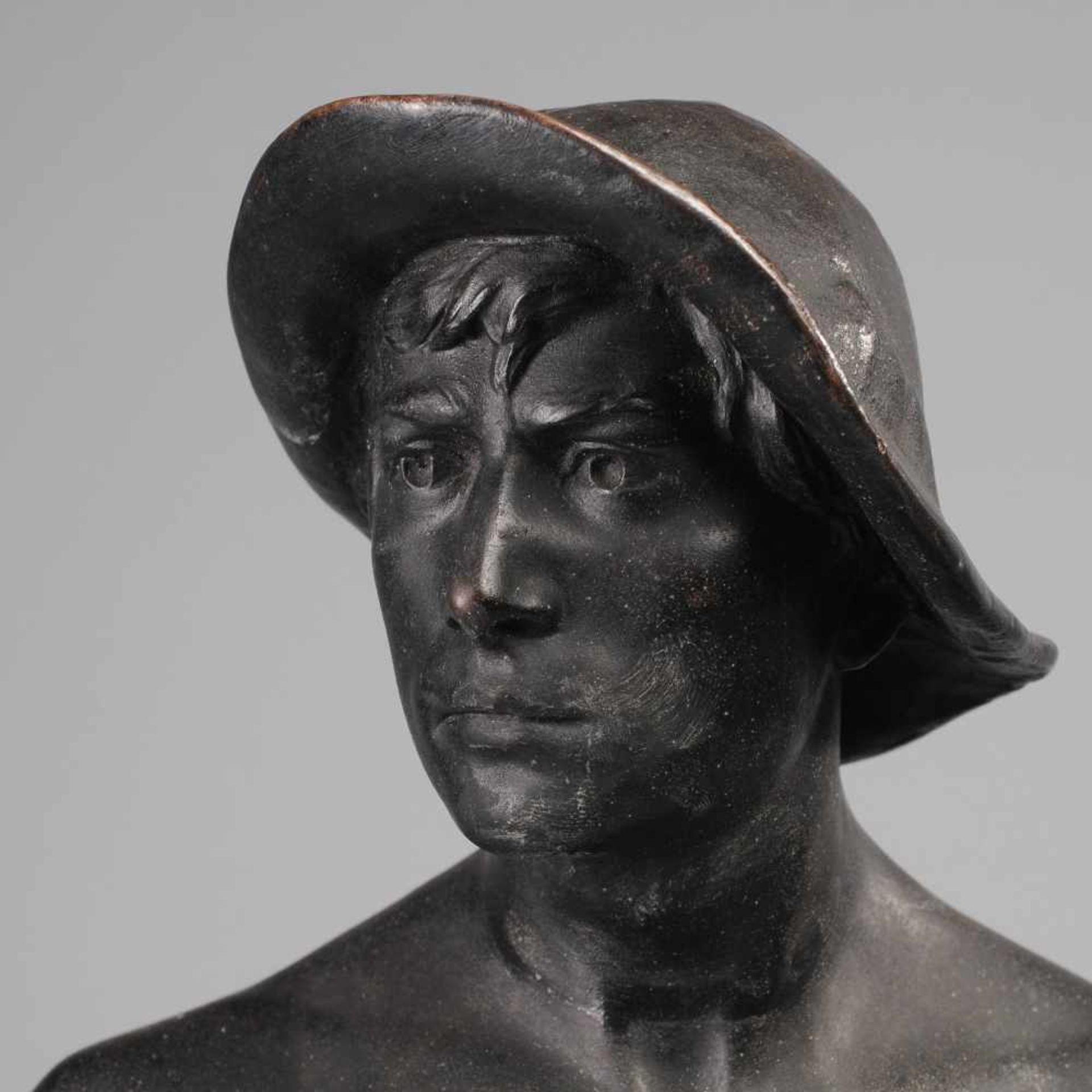 Haase-Ilsenburg, Hermann (1879 Ilsenburg - 1960 Berlin) Bronze, schwarz-braun patiniert, "Der - Bild 5 aus 6