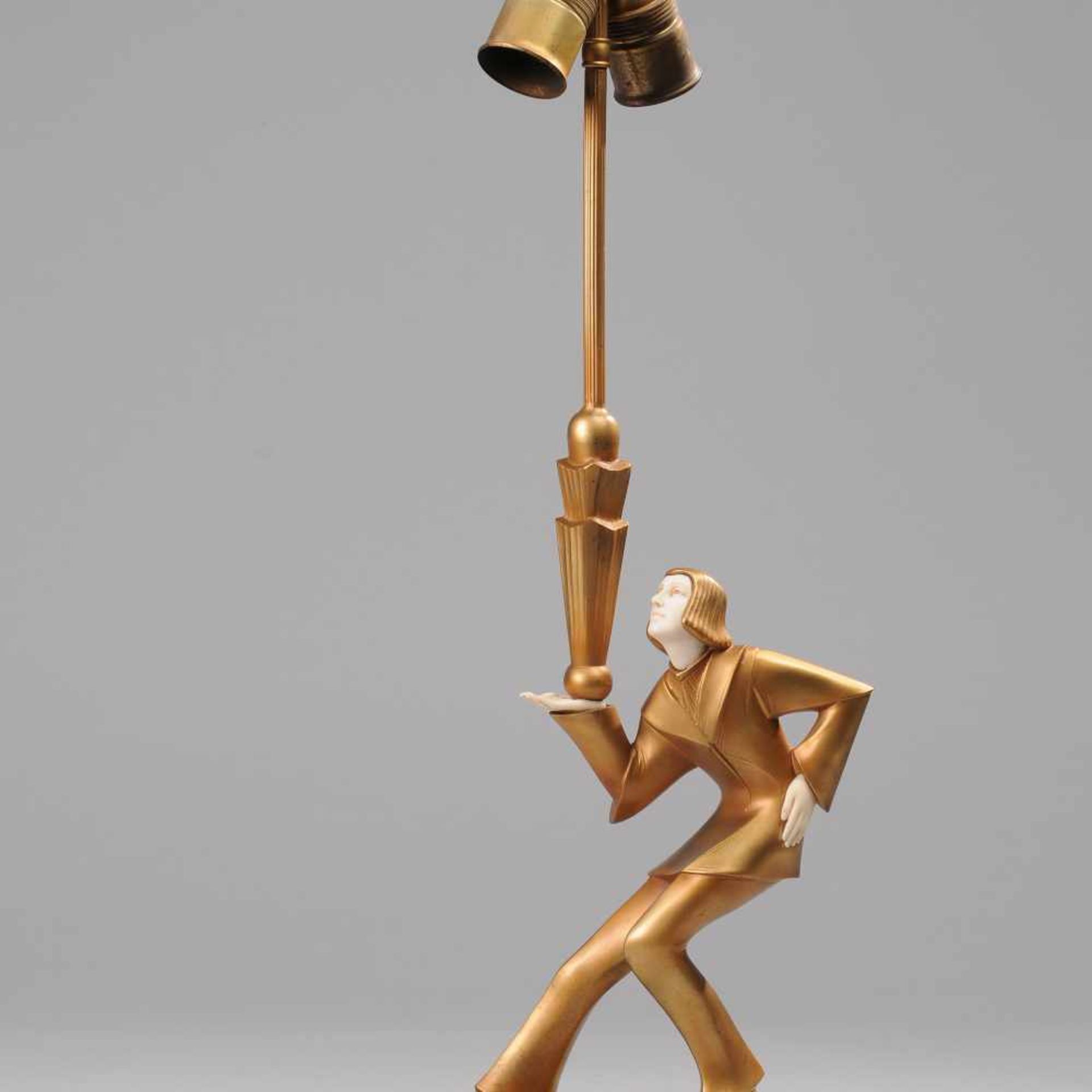 Harders, Hans (1875 Mörel - 1955 Berlin) figürlicher Art déco-Tischlampenfuß, Bronze, auf - Bild 2 aus 9