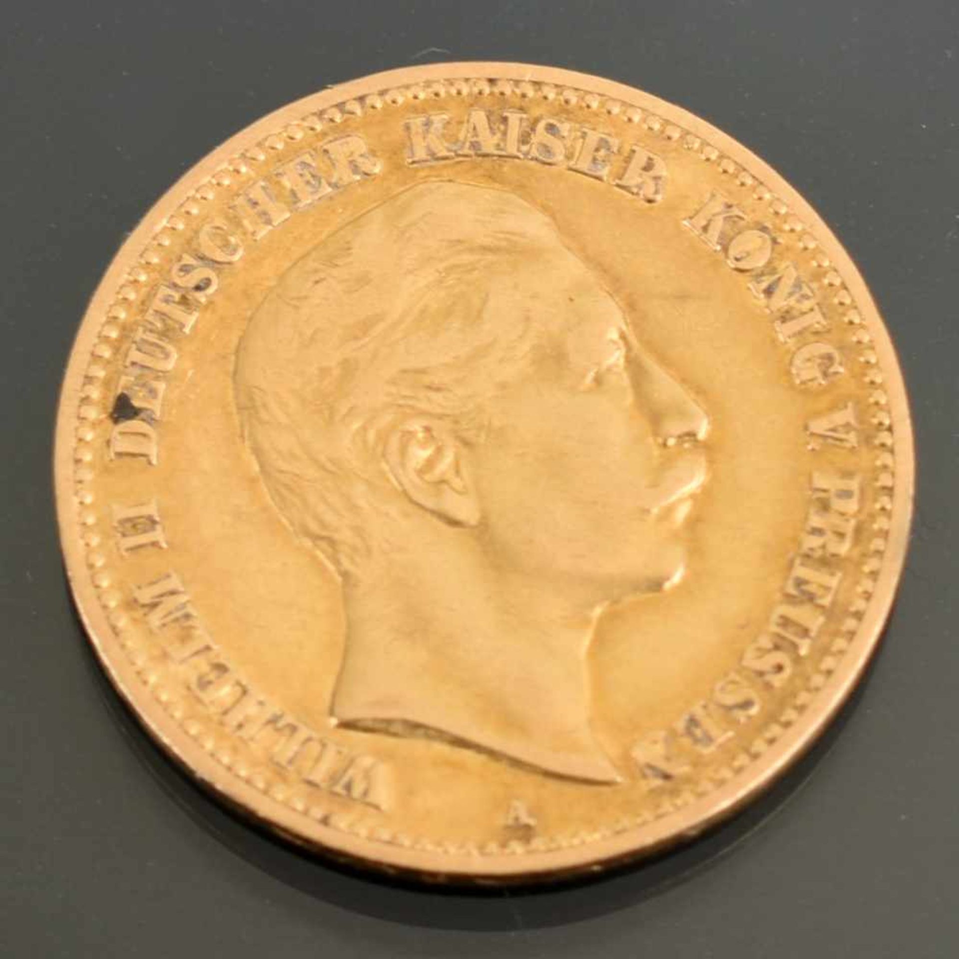 Goldmünze Kaiserreich - Preußen 1893 10 Mark in Gold, 900/1000, 3,98 g, av. Wilhelm II. Deutscher - Image 2 of 3