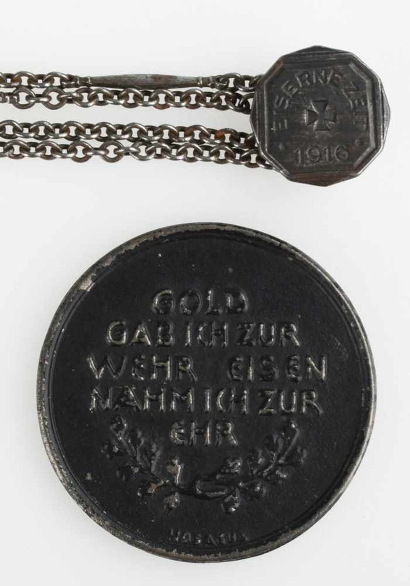 Medaille und Kette I. WK 1 x Medaille "In Eiserner Zeit 1916 - Gold gab ich zur Wehr. Eisen nahm ich - Bild 3 aus 3