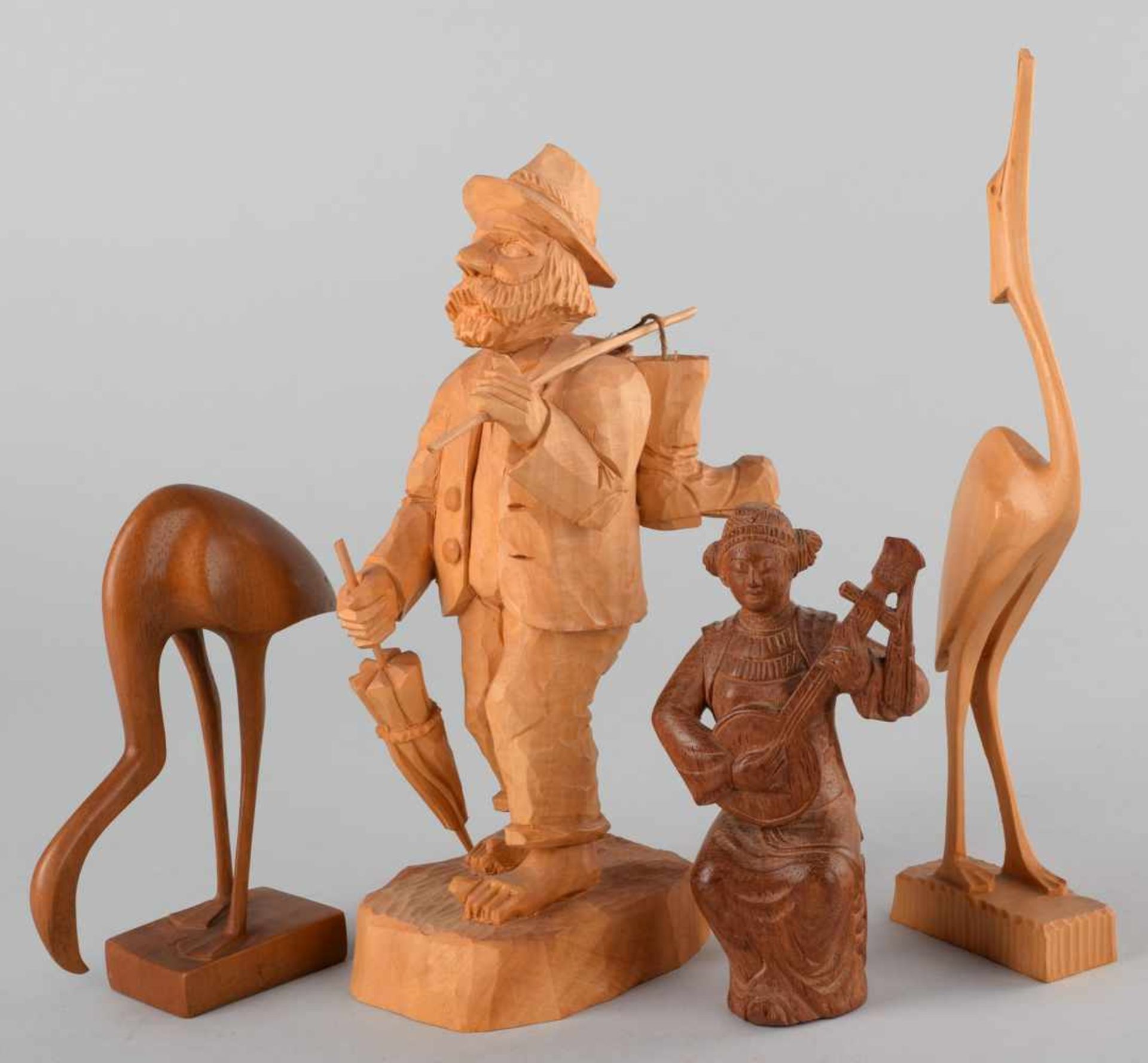Konvolut Schnitzfiguren Holz, dabei 2 Vogelfiguren (Reiher und Flamingo), Landstreicher und - Image 2 of 3
