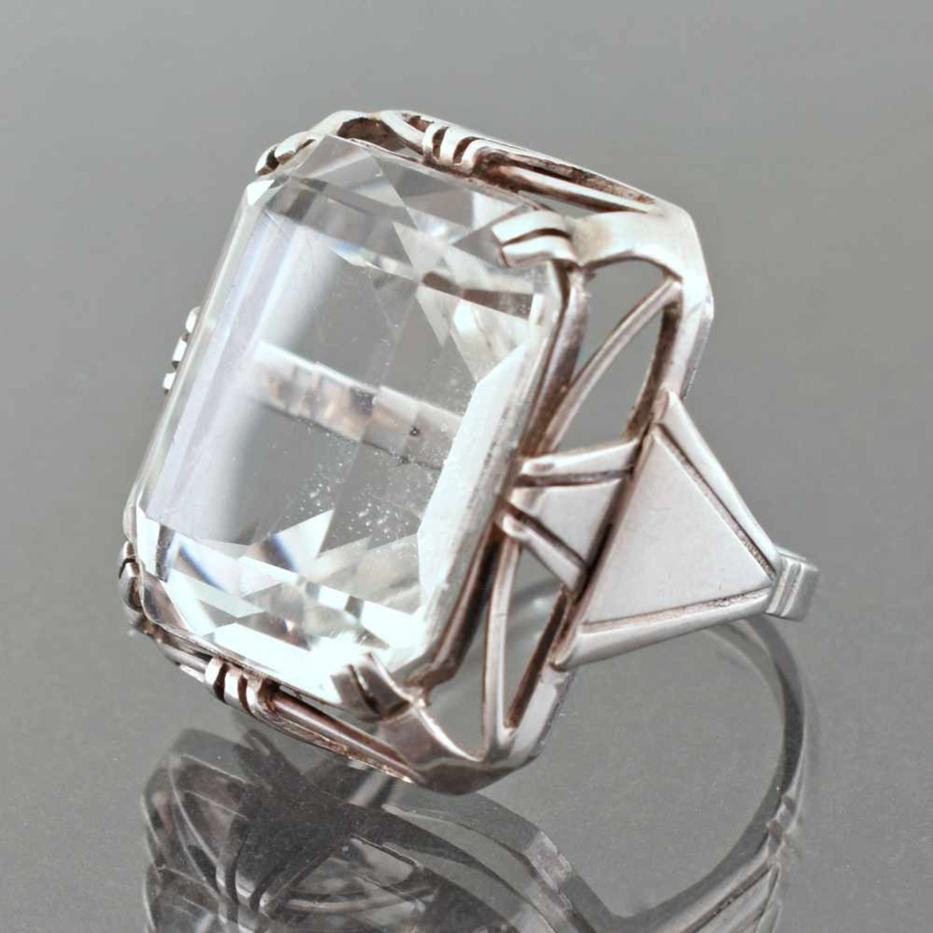 Damenring Silber 830, großer Bergkristall? im Achtkantschliff von Doppelkrappen gefasst, in luftig - Bild 2 aus 2