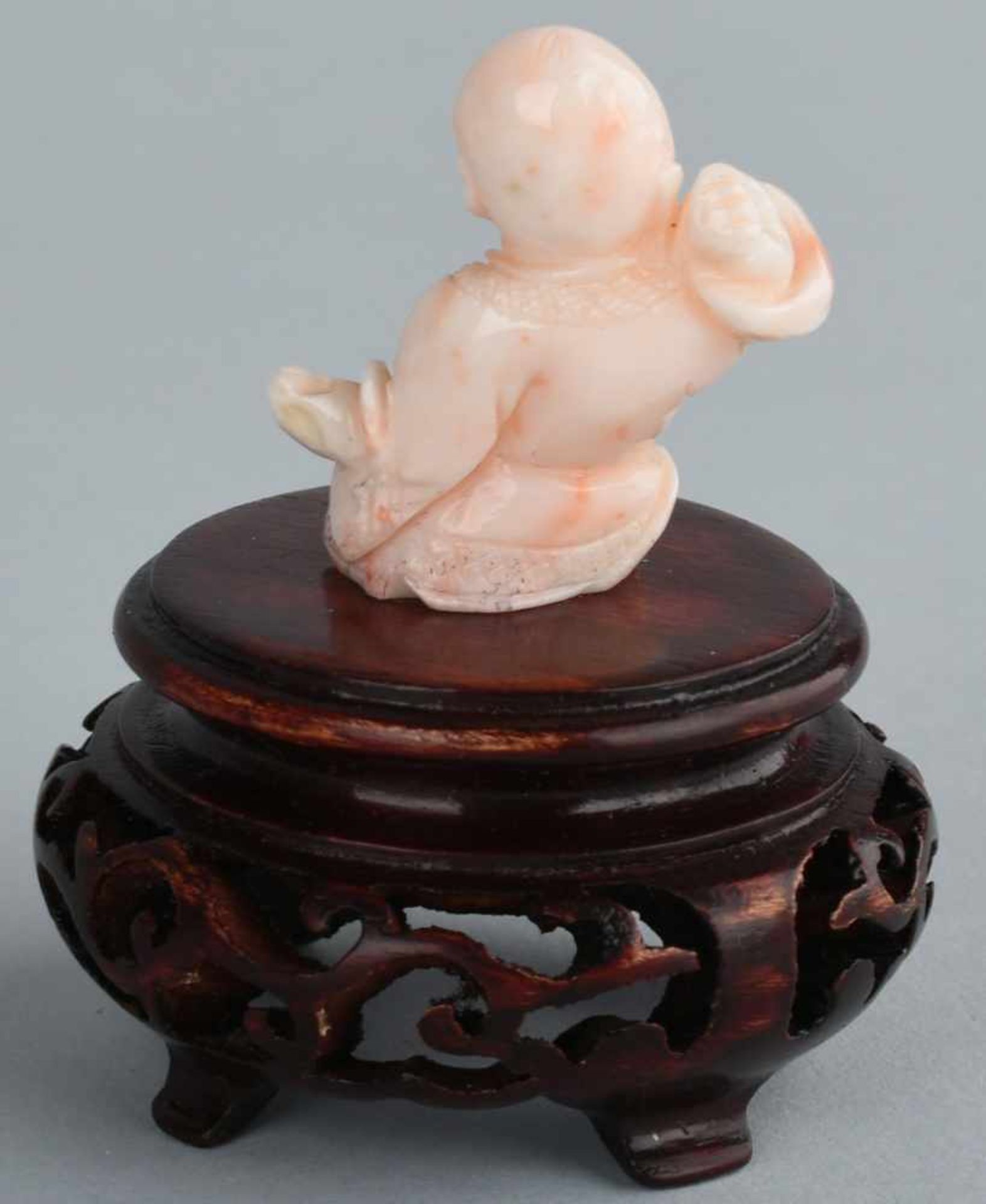 Buddhafigur wohl roséfarbiger Anden-Opal geschnitzt und poliert, Buddha im Meditationssitz mit - Bild 3 aus 3