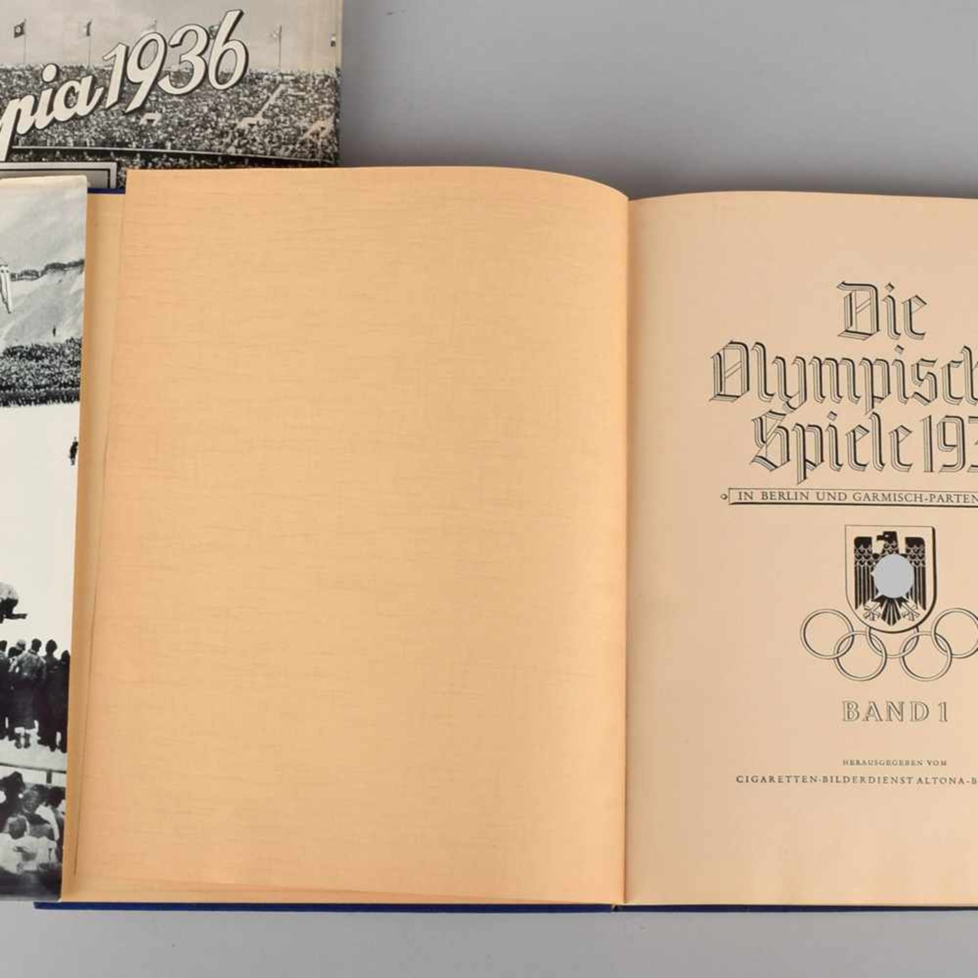 Paar Olympia-Sammelbilderalben 1936 Bände 1 und 2 "Die Olympischen Sommerspiele 1936 in Berlin und