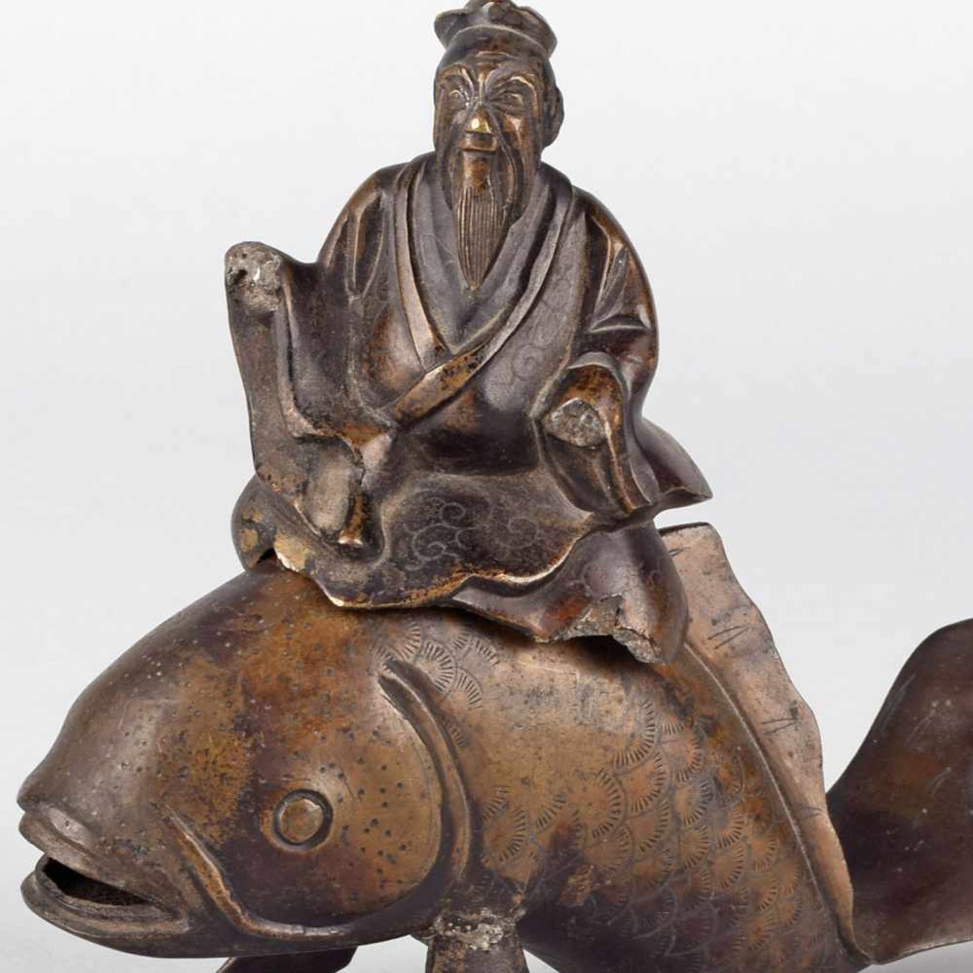 Japanische Gottheit Bronze, dunkel patiniert, Glücksgott Ebisu (einer der sieben Glücksgötter,