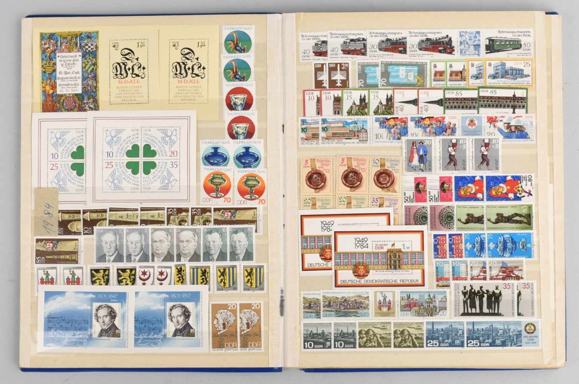 Großes Konvolut Briefmarken postfrisch und gestempelt, Schwerpunkt DDR, dabei u.a.: 1 x Steckalbum - Bild 2 aus 2