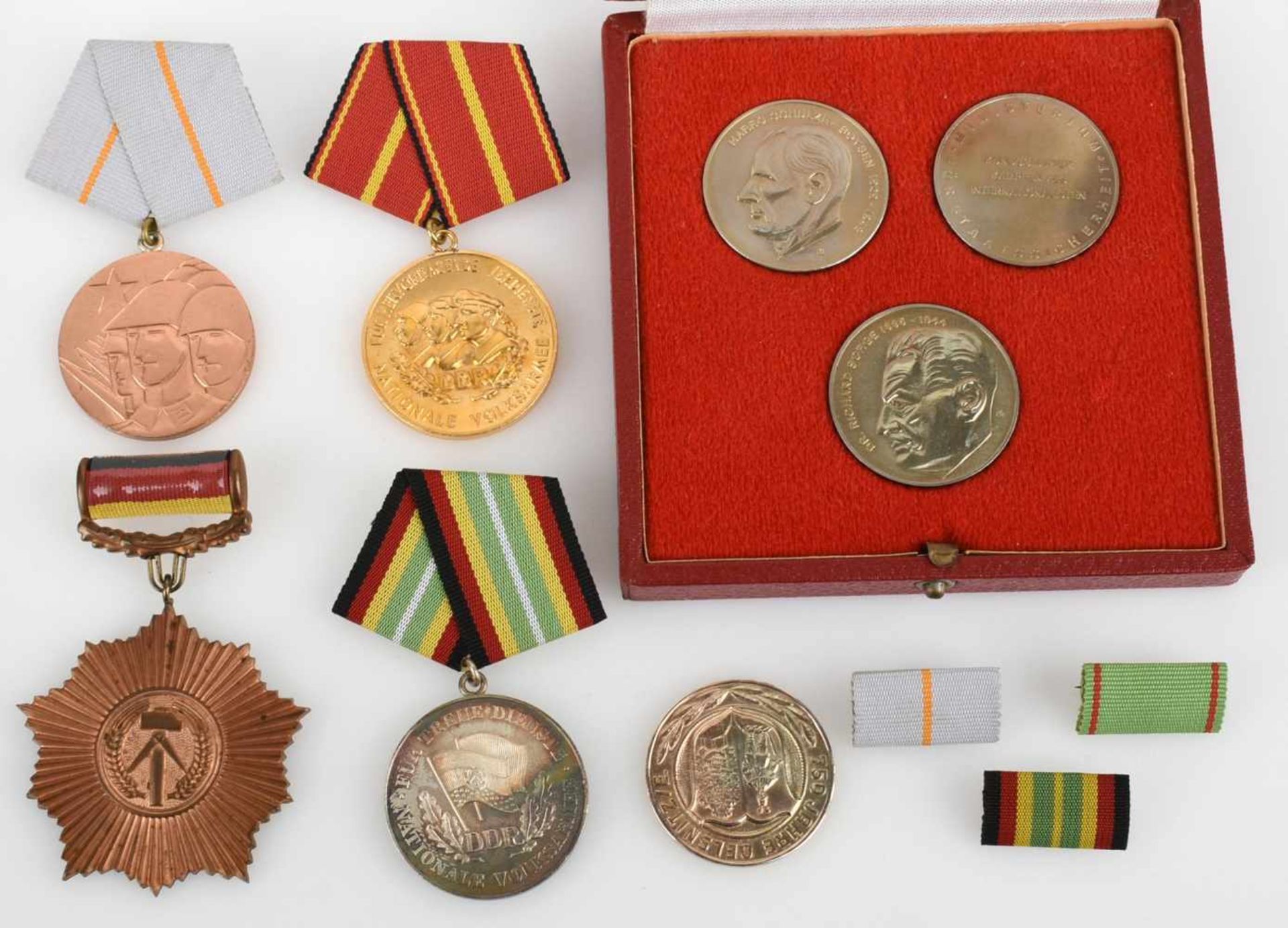 Konvolut Orden und Ehrenzeichen DDR insg. über 20 Stück, dabei u.a. 1 x Medaille "750 Jahre - Bild 2 aus 2
