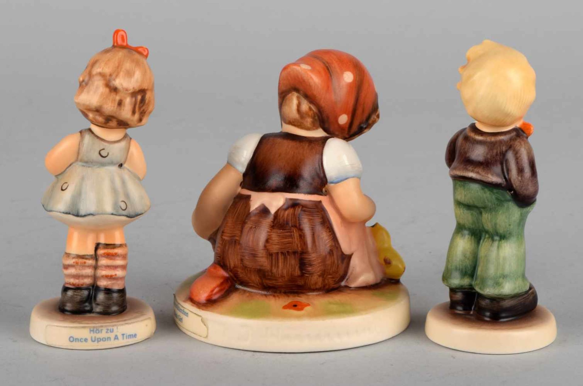 Drei Hummel-Figuren Hersteller: Fa. Goebel, Rödental (Stempelmarke), dabei Modellnr. 077/B "Für Dich - Bild 3 aus 3