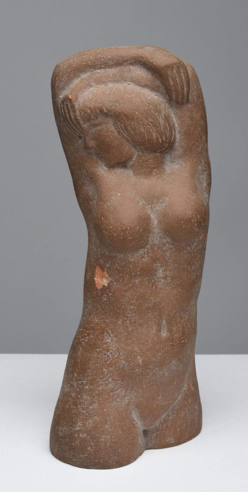 Kleinplastik Terrakotta, in Braun gefasst, Torso einer jungen Dame mit seitlich gedrehtem Haupt, die - Image 2 of 2