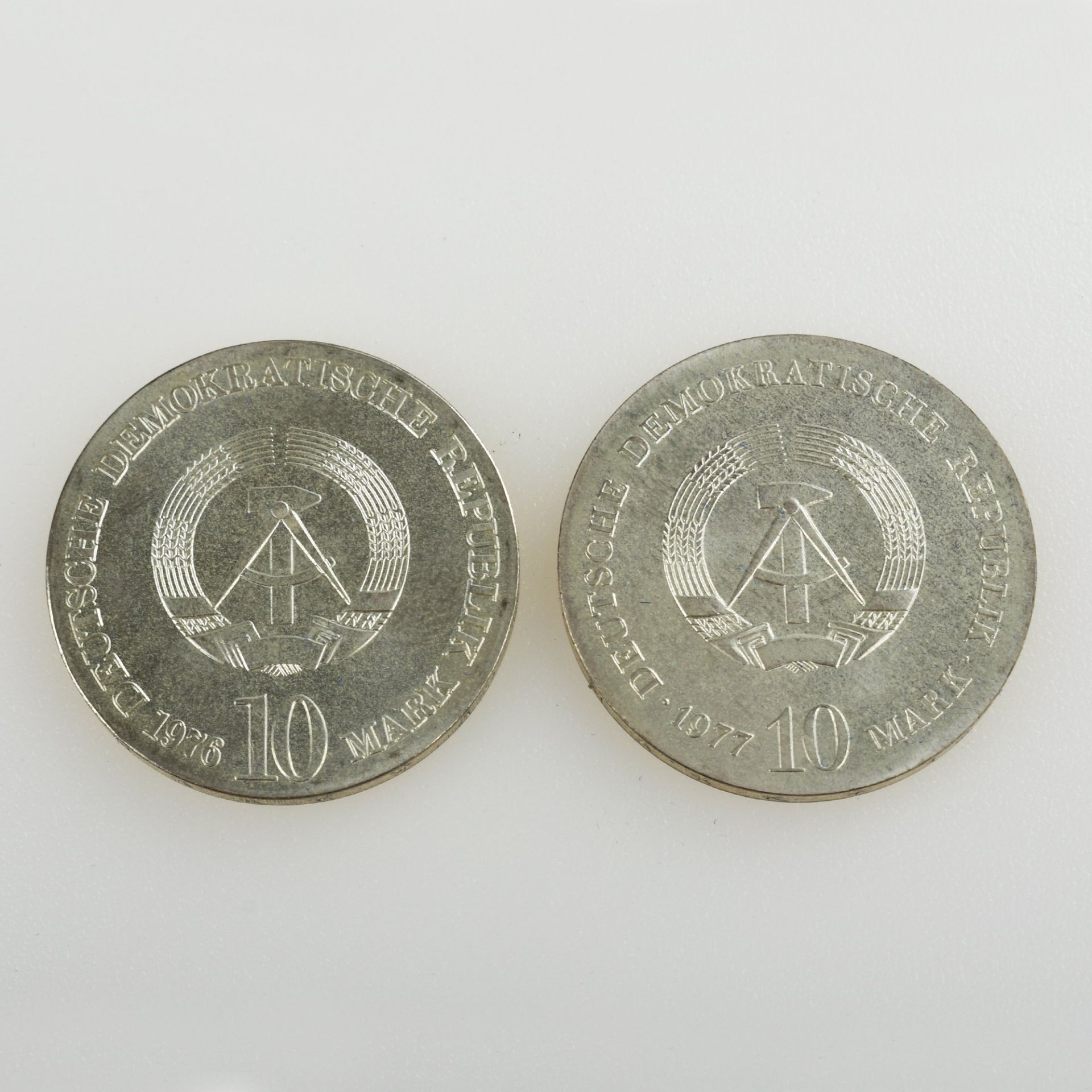 Paar Silbermünzen DDR insg. 2 versch. Ausgaben, jew. 500/1000, jew. 17 g, D ca. 31 mm: 1 x 10 - Bild 3 aus 3