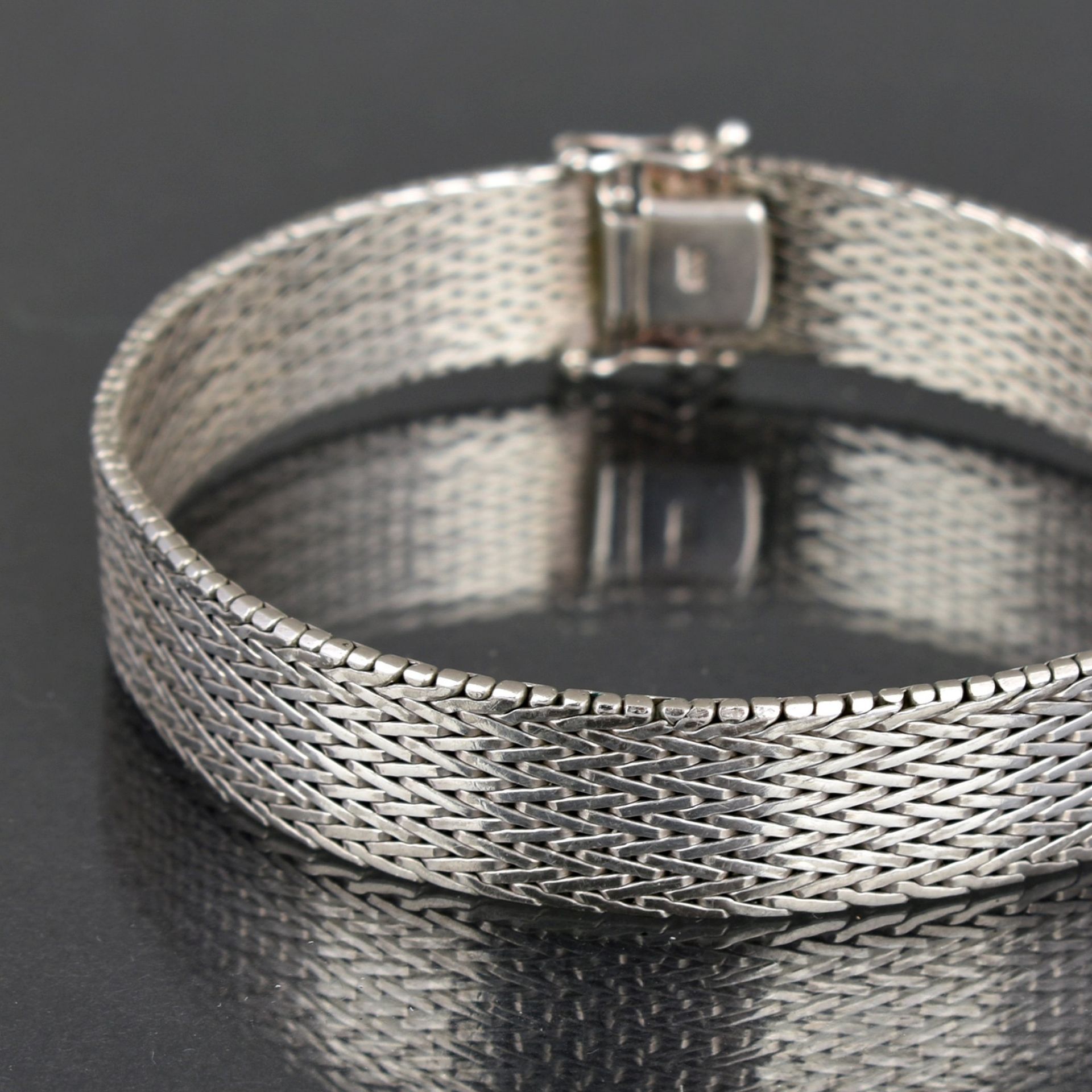 Armband Silber 835, geschmeidiger Fischgrätkettenstrang in gleichbleibender Breite, Kastenschließe