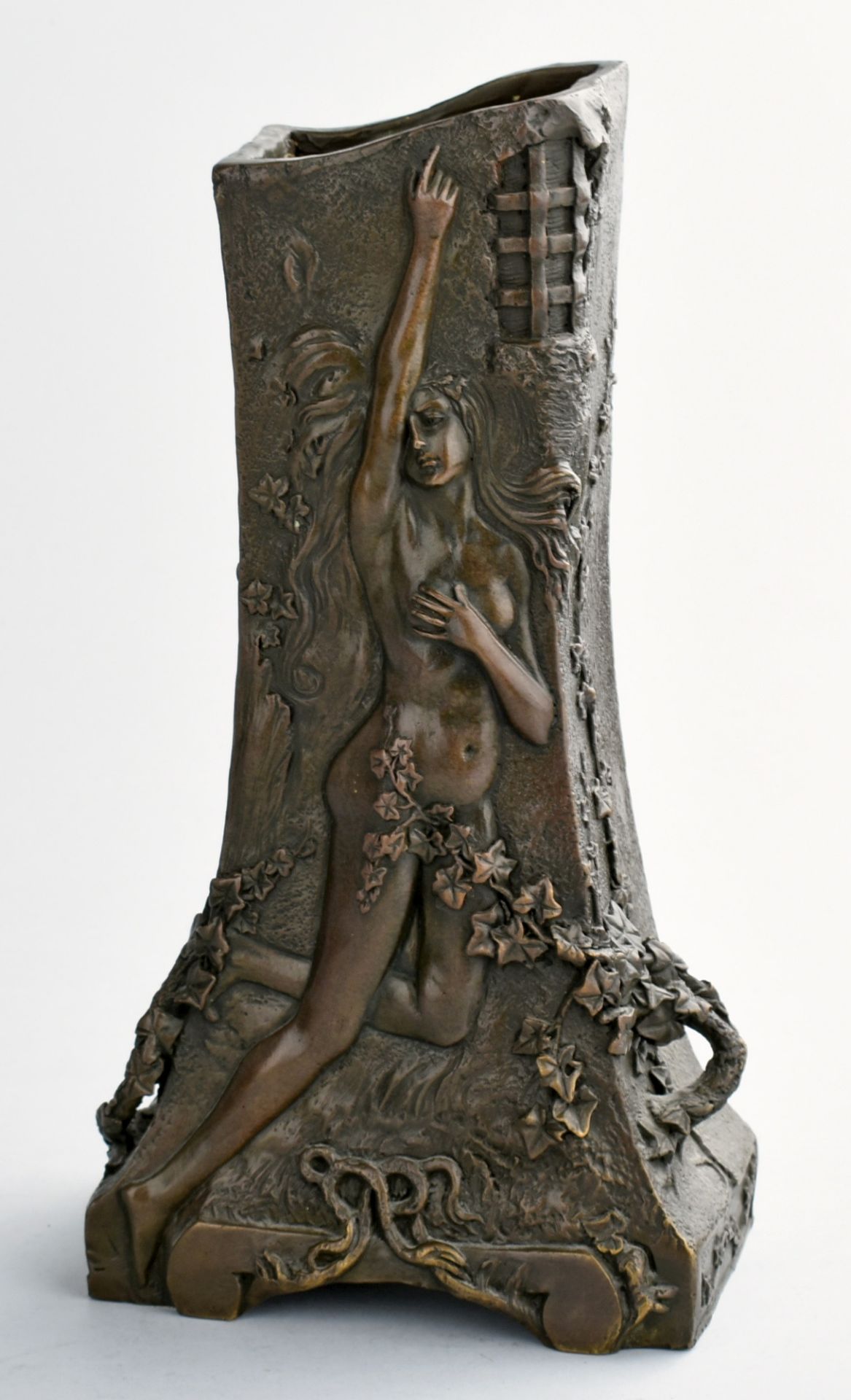 Bronzevase dunkelbraun patiniert, rechteckige Grundform nach oben verjüngt, umlaufender Jugendstil- - Bild 2 aus 4