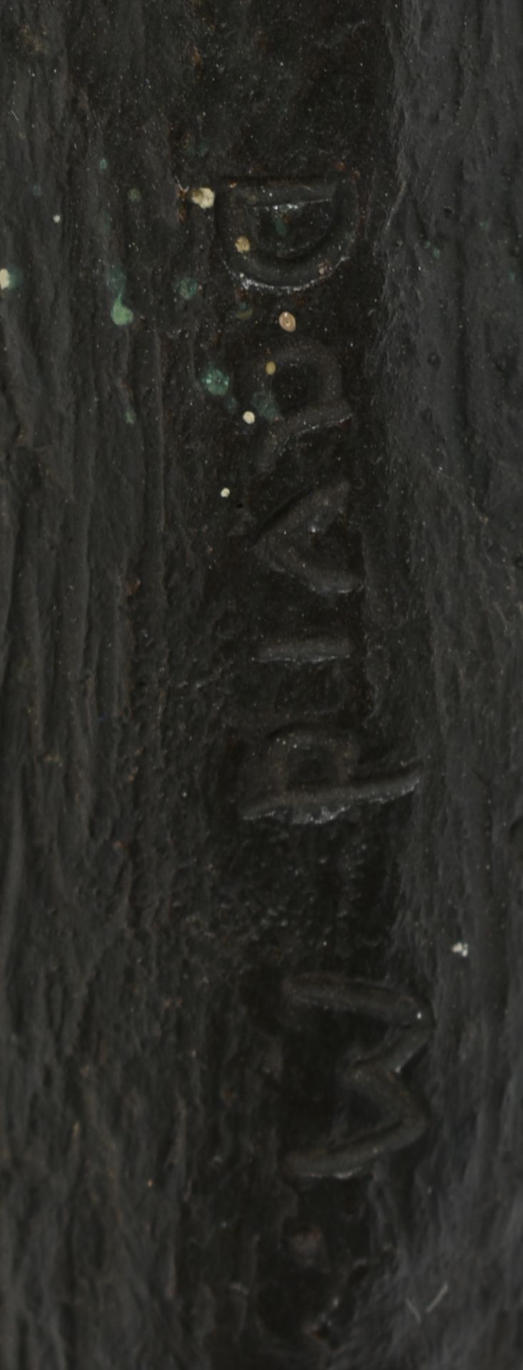 Figürlicher Kerzenleuchter Bronze, dunkel patiniert, siebenflammig, entlaubter Baum, signiert "David - Bild 3 aus 3