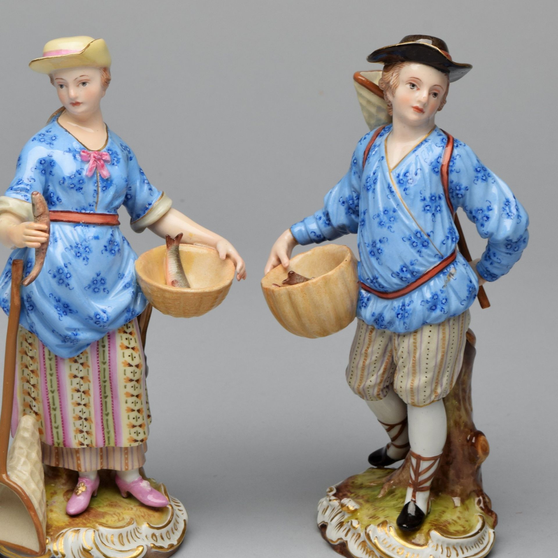 Paar Fischerfiguren Manufaktur Meissen, Schwerter unterglasurblau, I. Wahl, Modelle von Johann