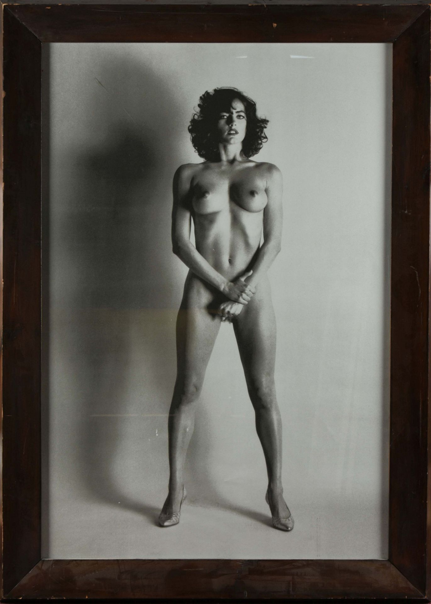 Newton, Helmut (1920 Berlin - 2004 Los Angeles) Fotodruck/Lwd., "Big Nude III: Henrietta", hinter - Bild 3 aus 3