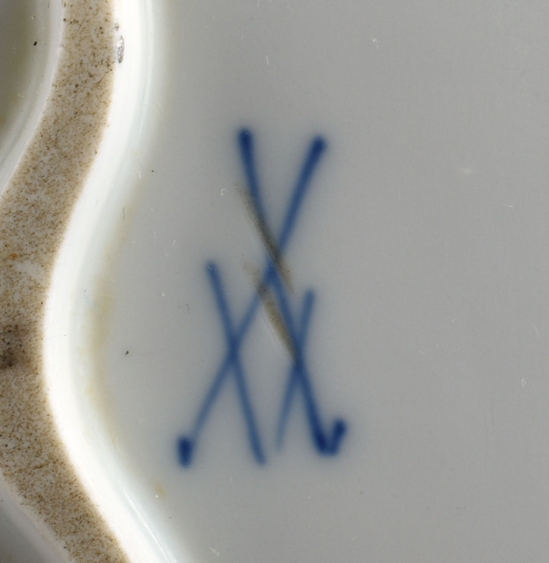 Ovalplatte Manufaktur Meissen, Schwerter unterglasurblau, 2 Durchschliffe, Form "Neuer - Bild 3 aus 3