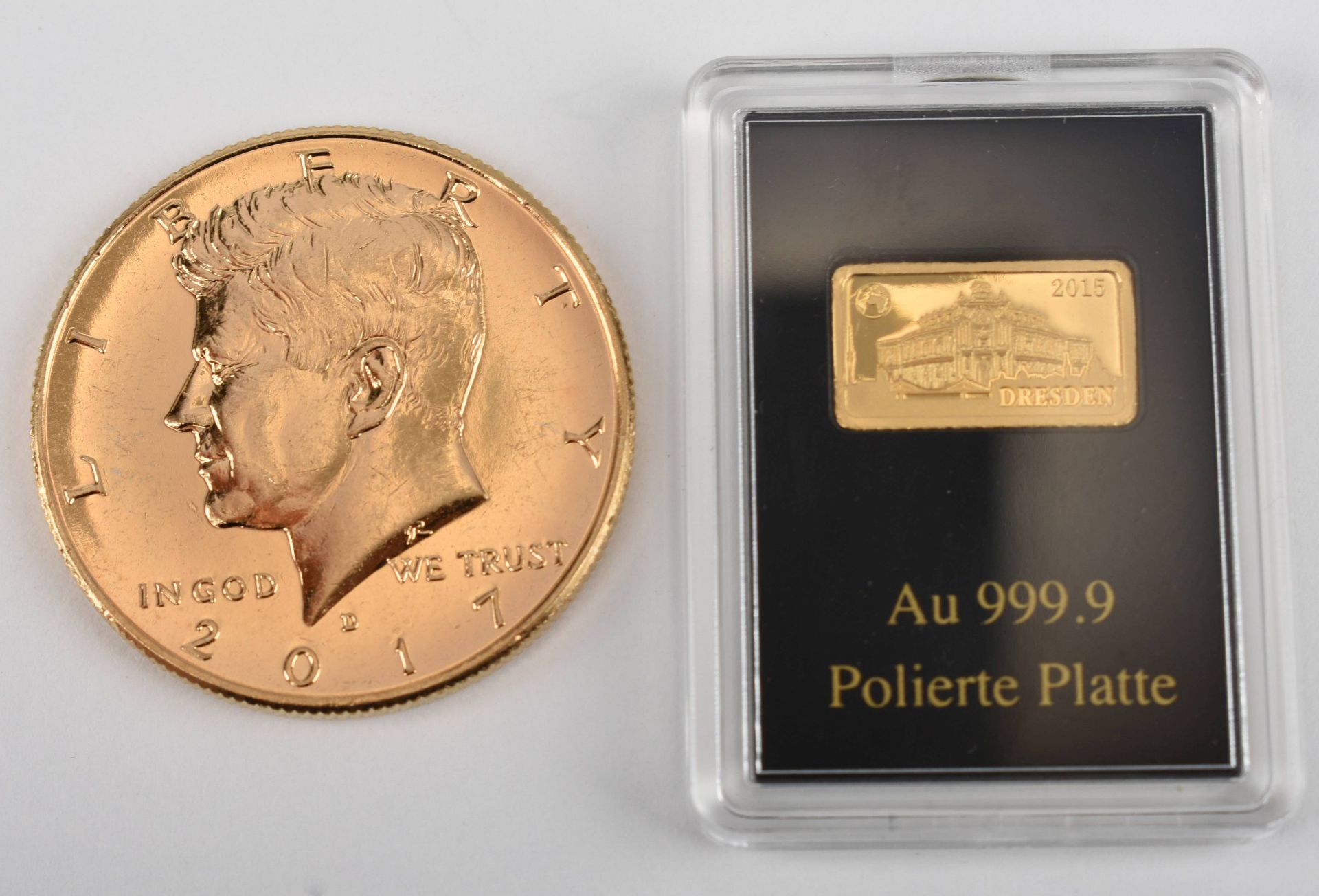 Goldmünze Dresden und Gedenkmünze Kennedy 1 x 10 Dollars Salomon-Inseln, in Gold, 999/1000, - Bild 2 aus 3