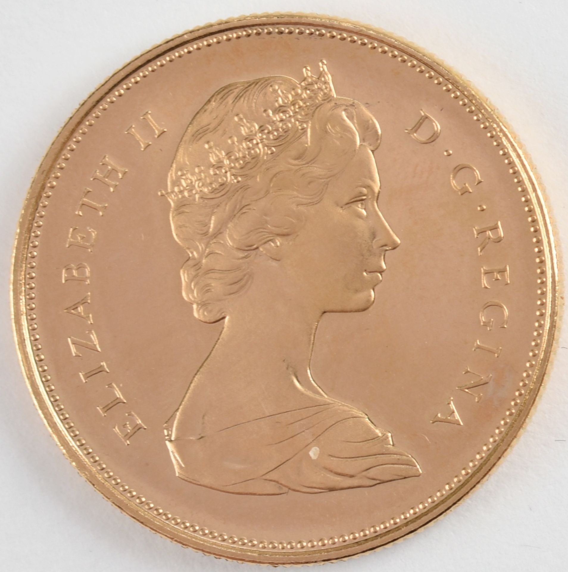 Goldmünze Kanada 1967 20 Dollars in Gold, 900/1000, 18,273 g, av. Königin Elisabeth II. Büste rechts - Bild 2 aus 3