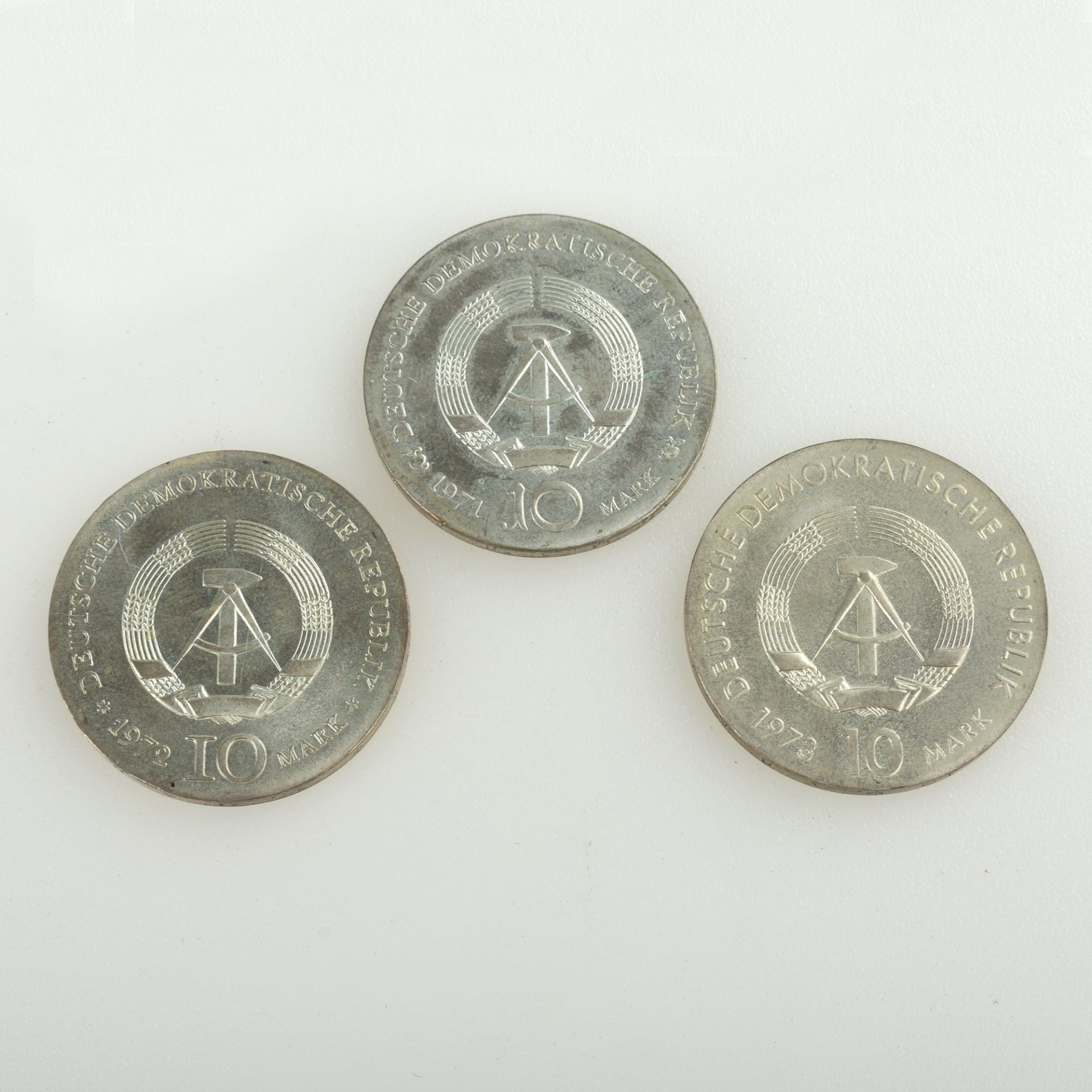 Silbermünzen DDR insg. 3 versch. Ausgaben, jew. 625/1000, 3 x 17 g, D ca. 31 mm: 1 x 10 Mark "500. - Bild 3 aus 3
