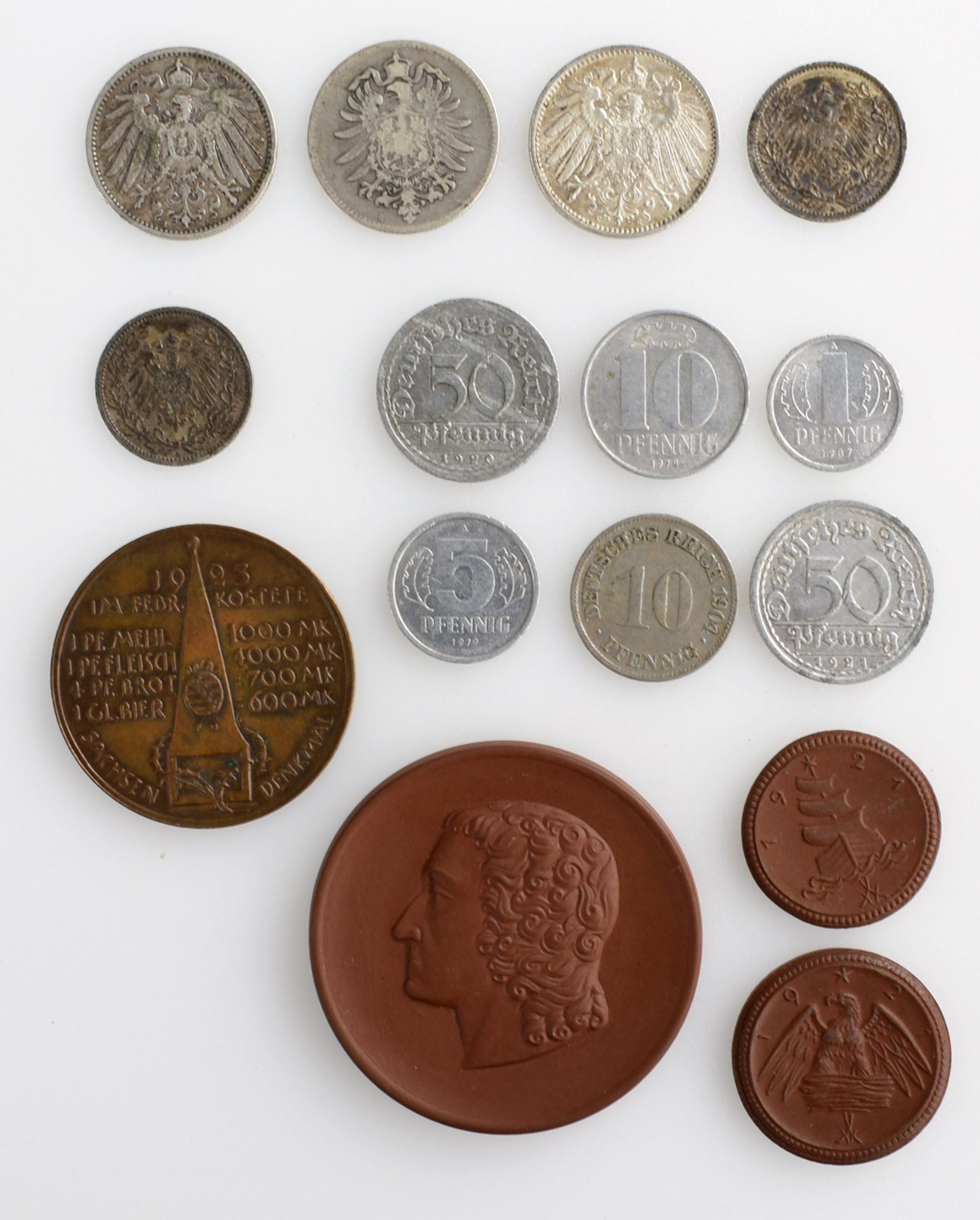 Konvolut Münzen und Papiergeld insg. über 100 Münzen und Papiergeld, überwiegend deutsch, dabei u. - Bild 3 aus 4