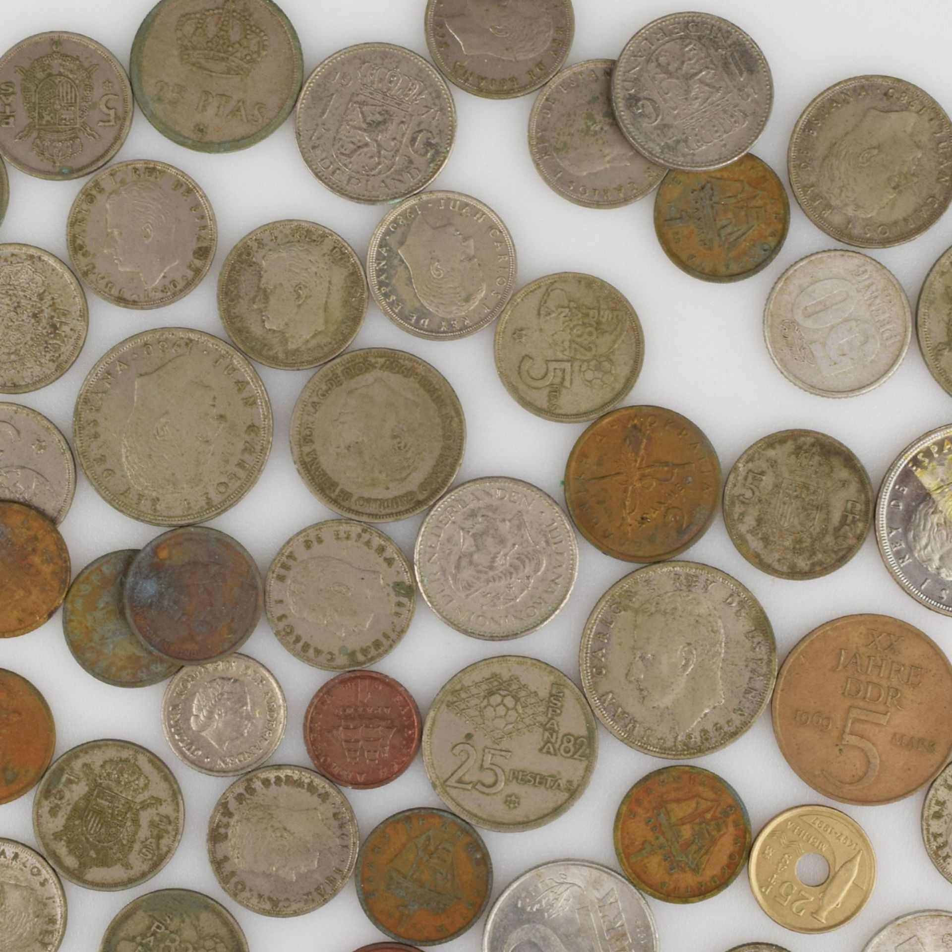Konvolut Münzen Europa insg. wohl über 170 Stück, dabei u.a. Münzen aus der DDR, Spanien, den