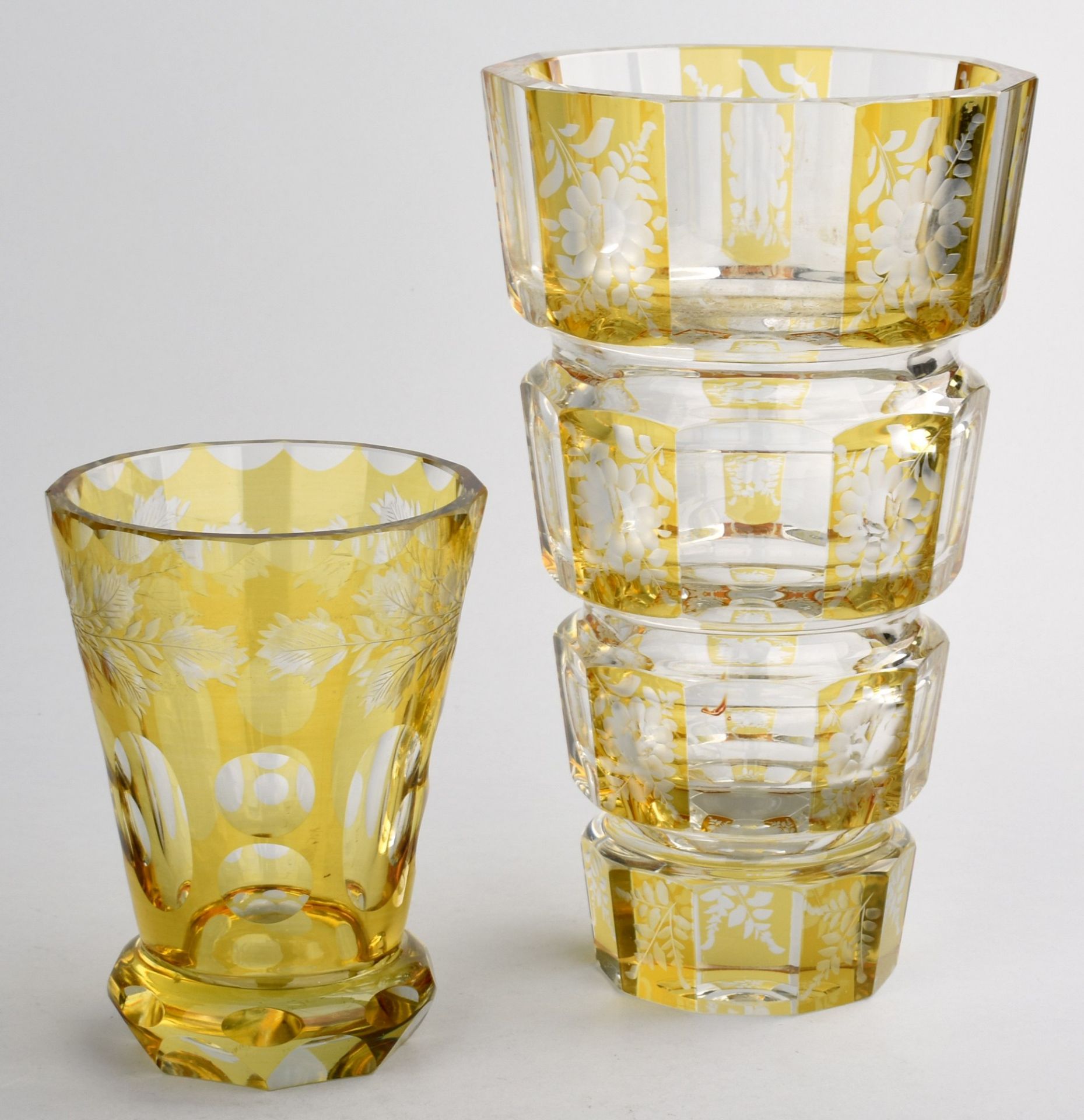 Zwei Kristallvasen untersch. Trichterformen mit flachem bzw. wulstigem Stand, farbloses Kristall - Bild 2 aus 2