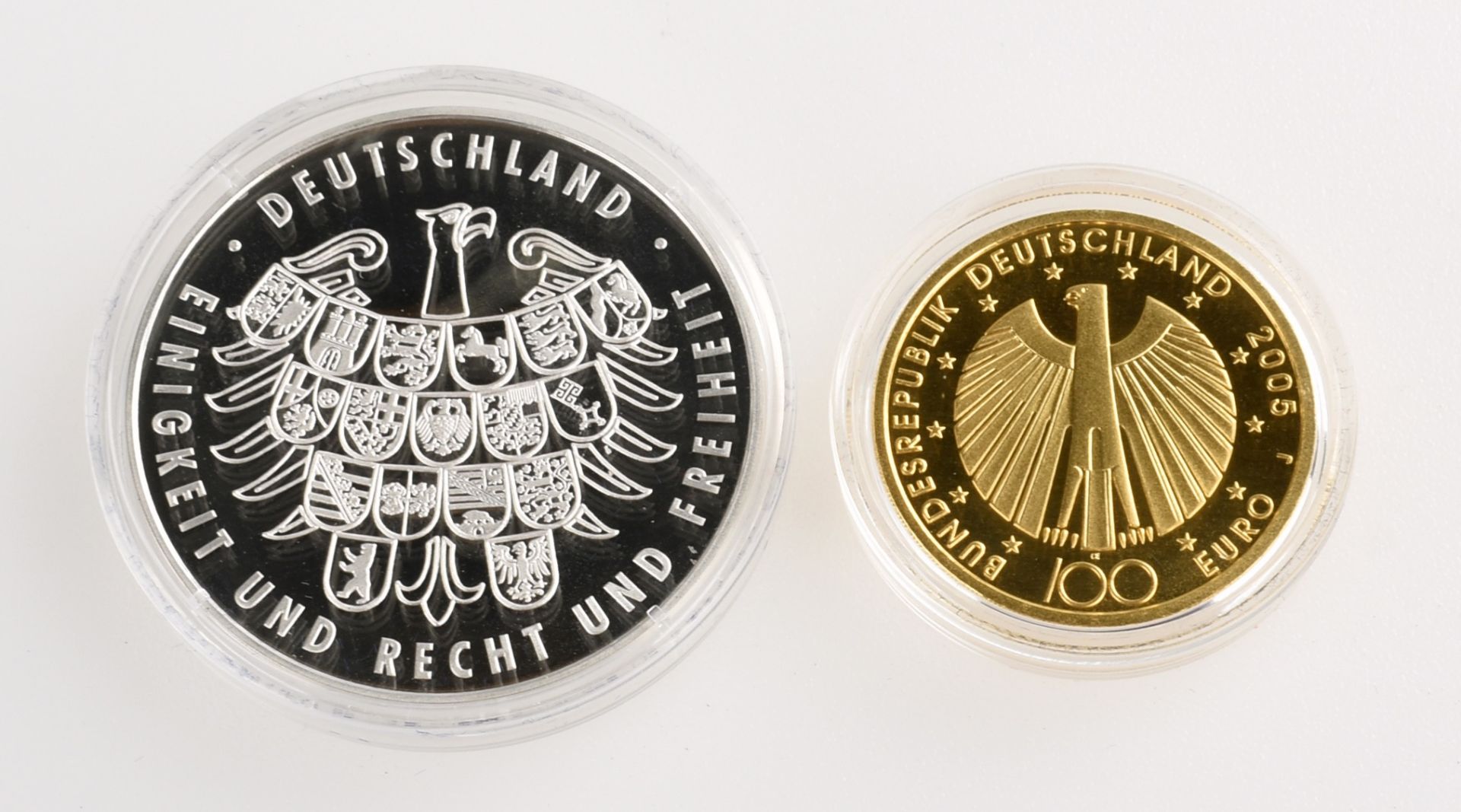 Goldmünzenset zur FIFA-WM 2006 1 x 100 Euro in Gold, 999/1000, 1/2 oz (15,55 g), D ca. 28 mm, av. - Image 3 of 4