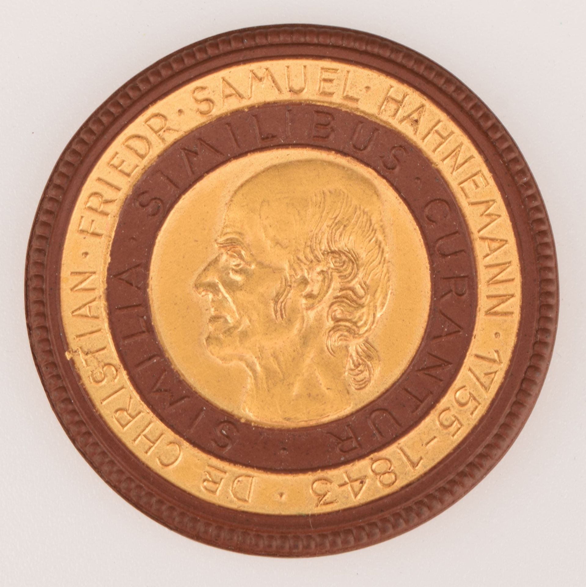 Meissen-Medaille Böttgersteinzeug, teilvergoldet, av. Christian Friedrich Samuel Hahnemann (1755 - Bild 3 aus 3