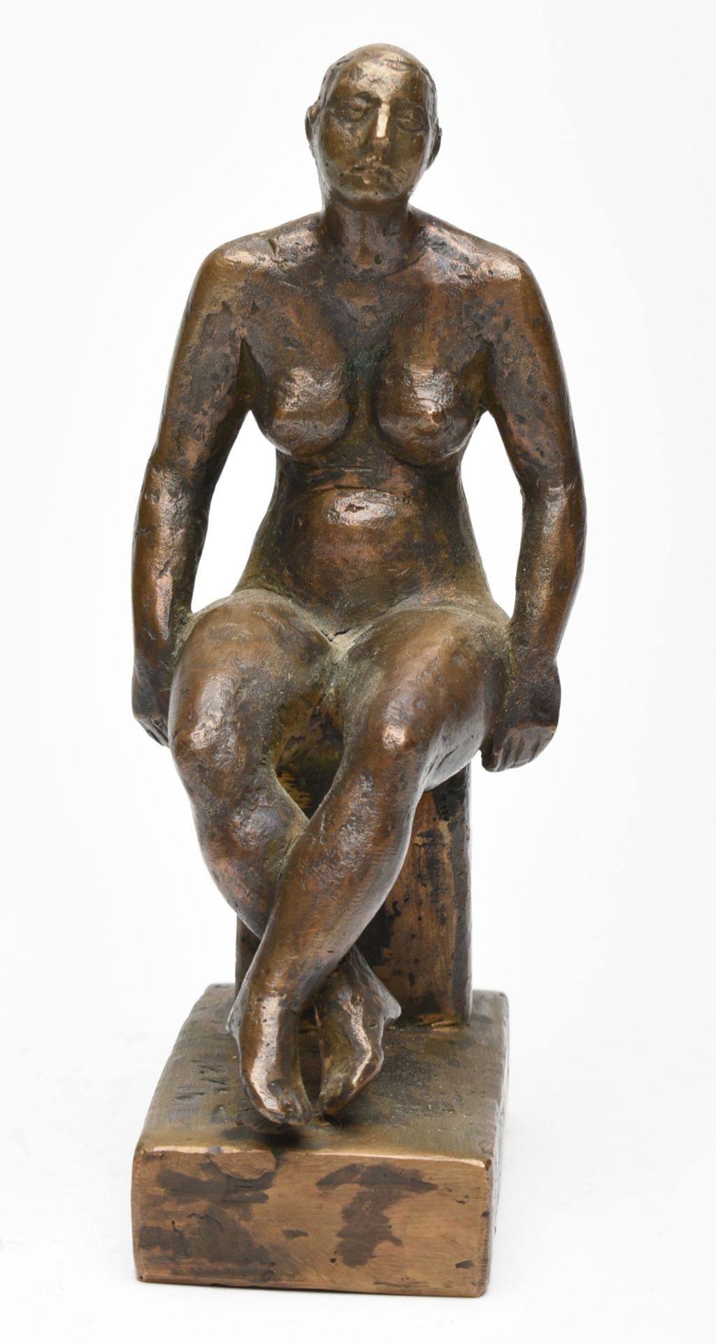 Sitzende Bronze, bräunlich patiniert, weiblicher Akt mit gekreuzten Beinen sitzend, Sockel rs. - Bild 3 aus 6