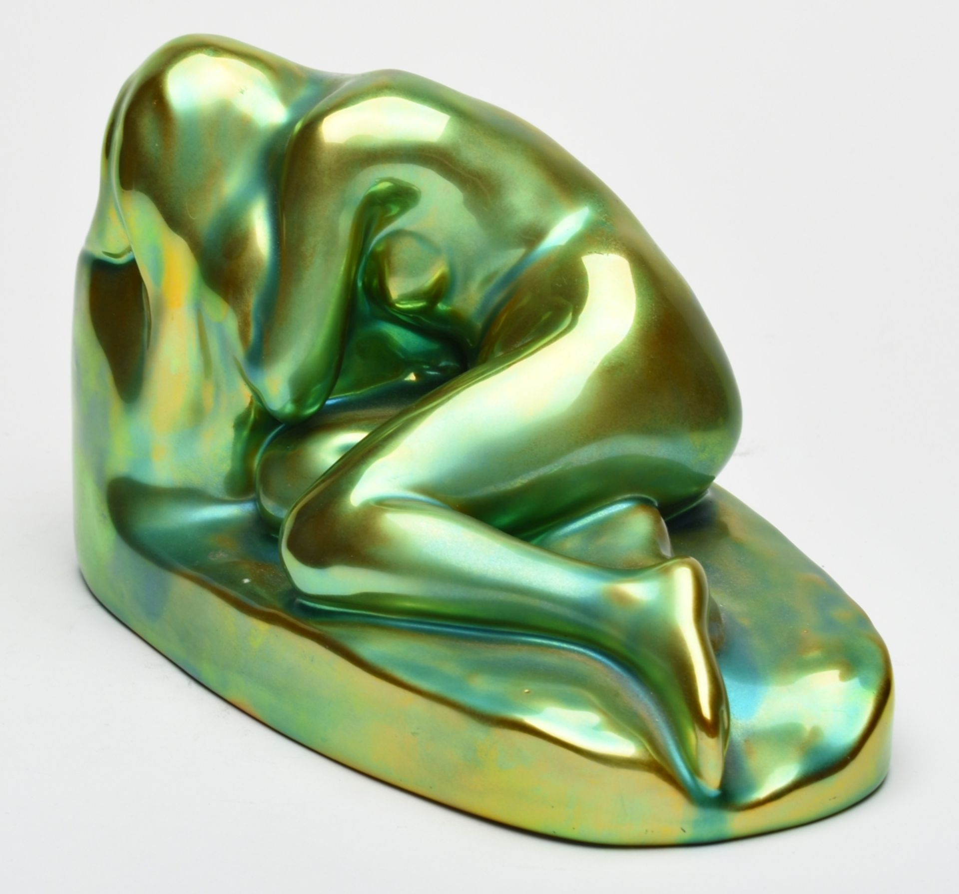Aktfigur Hersteller: Zsolnay, Pecs/Ungarn, Keramik, in leuchtendem Grün-Gelb glasiert, liegender - Bild 3 aus 4