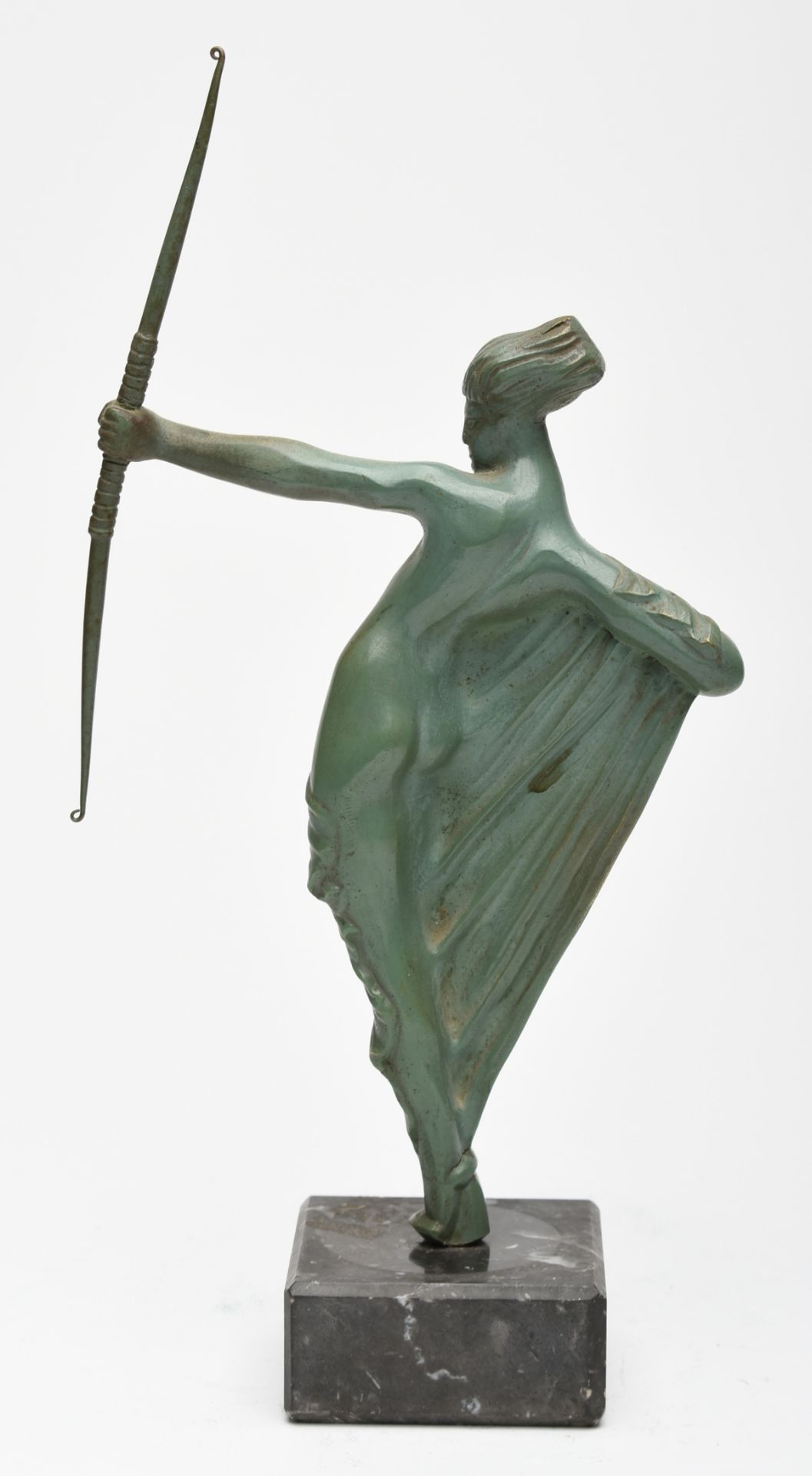 Amazone Bronze, in Grün patiniert, weiblicher Halbakt in bewegter Pose mit Bogen, schwarzer - Bild 4 aus 4