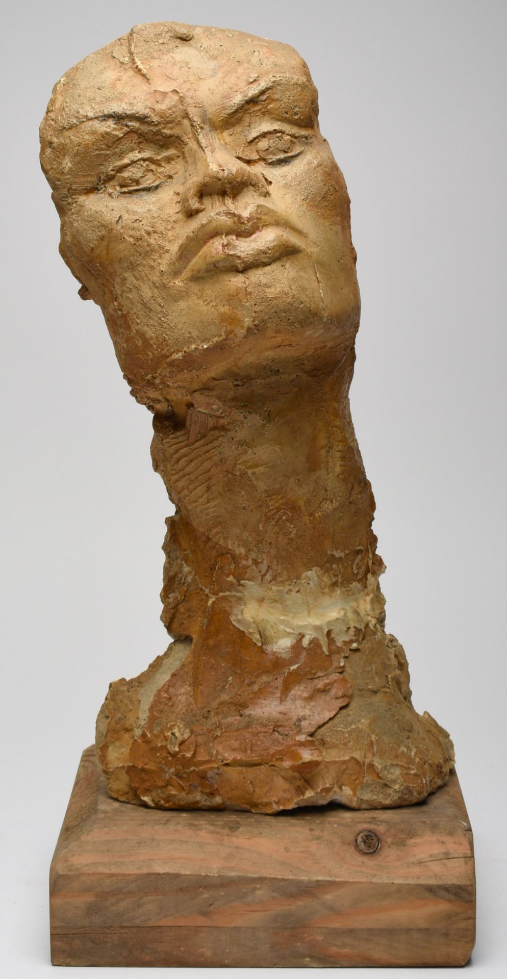 Büste Gipsguss, gelb-braun gefasst, weibliche Kopfdarstellung halbplastisch, strukturierte - Bild 2 aus 3