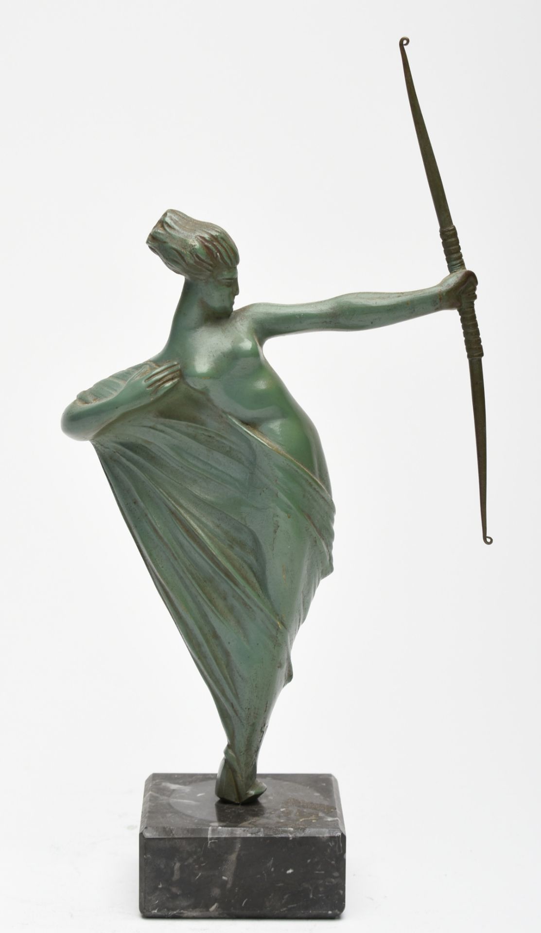 Amazone Bronze, in Grün patiniert, weiblicher Halbakt in bewegter Pose mit Bogen, schwarzer - Bild 2 aus 4