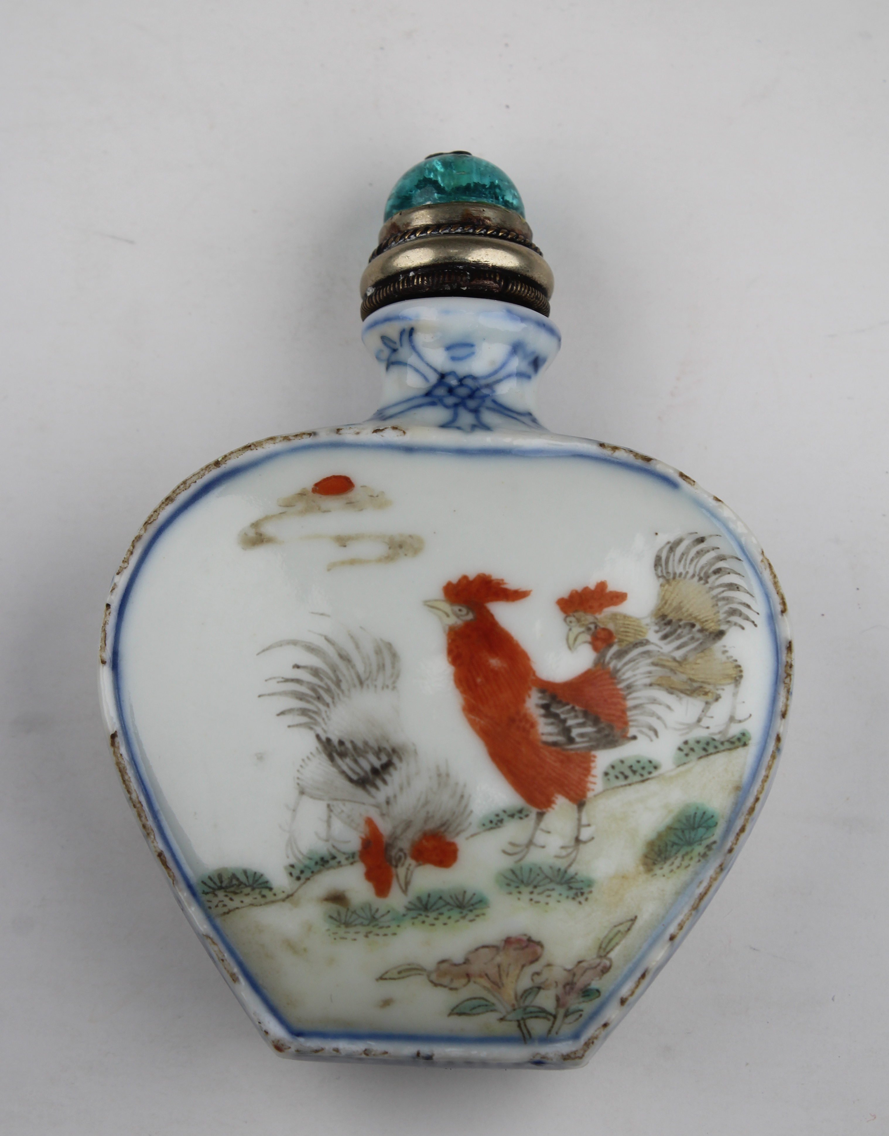 Chinese Ch'ien-lung Period Porcelain Snuff Bottle - Image 4 of 8