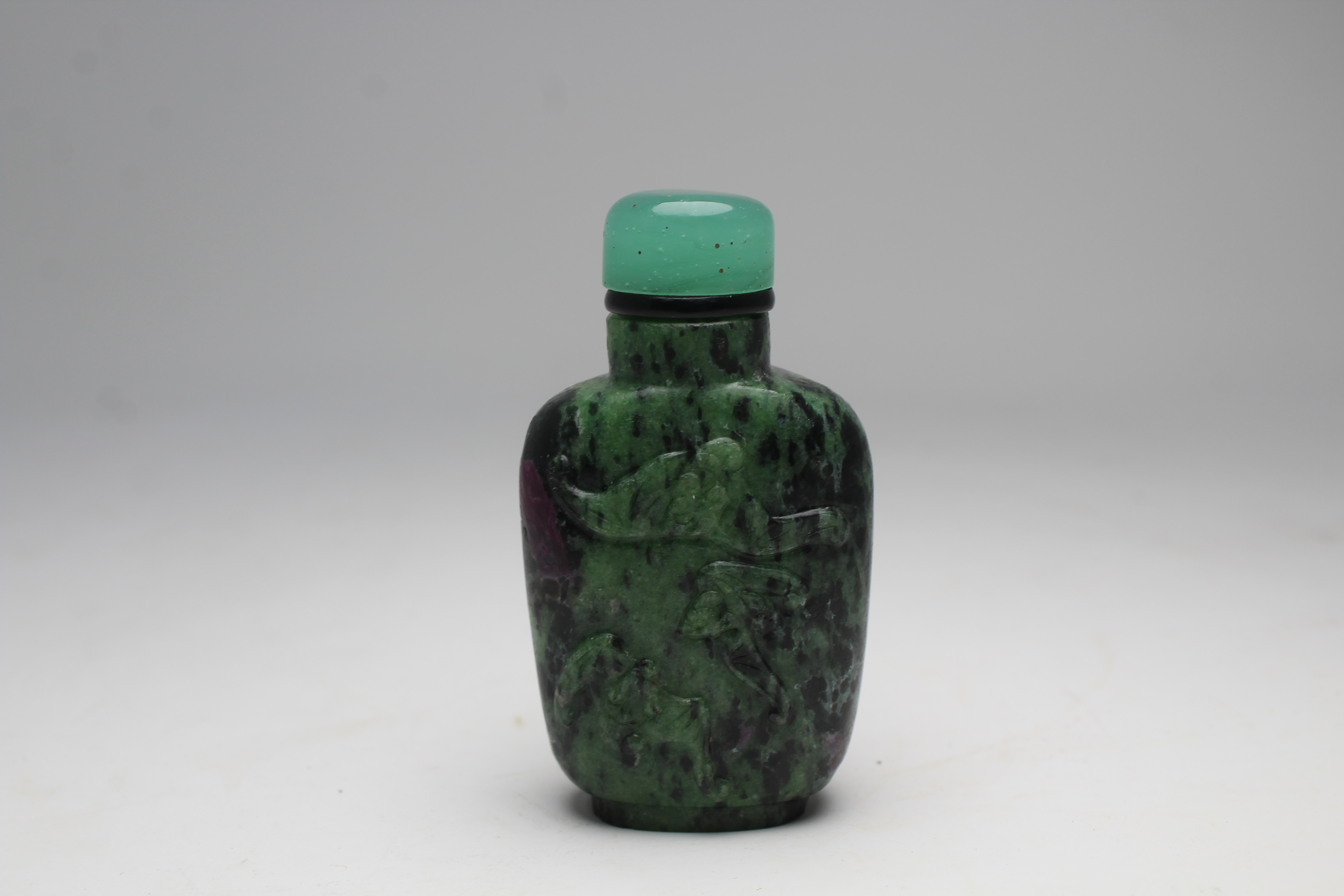 Carved Chinese Zoisite Snuff Bottle - Image 7 of 7