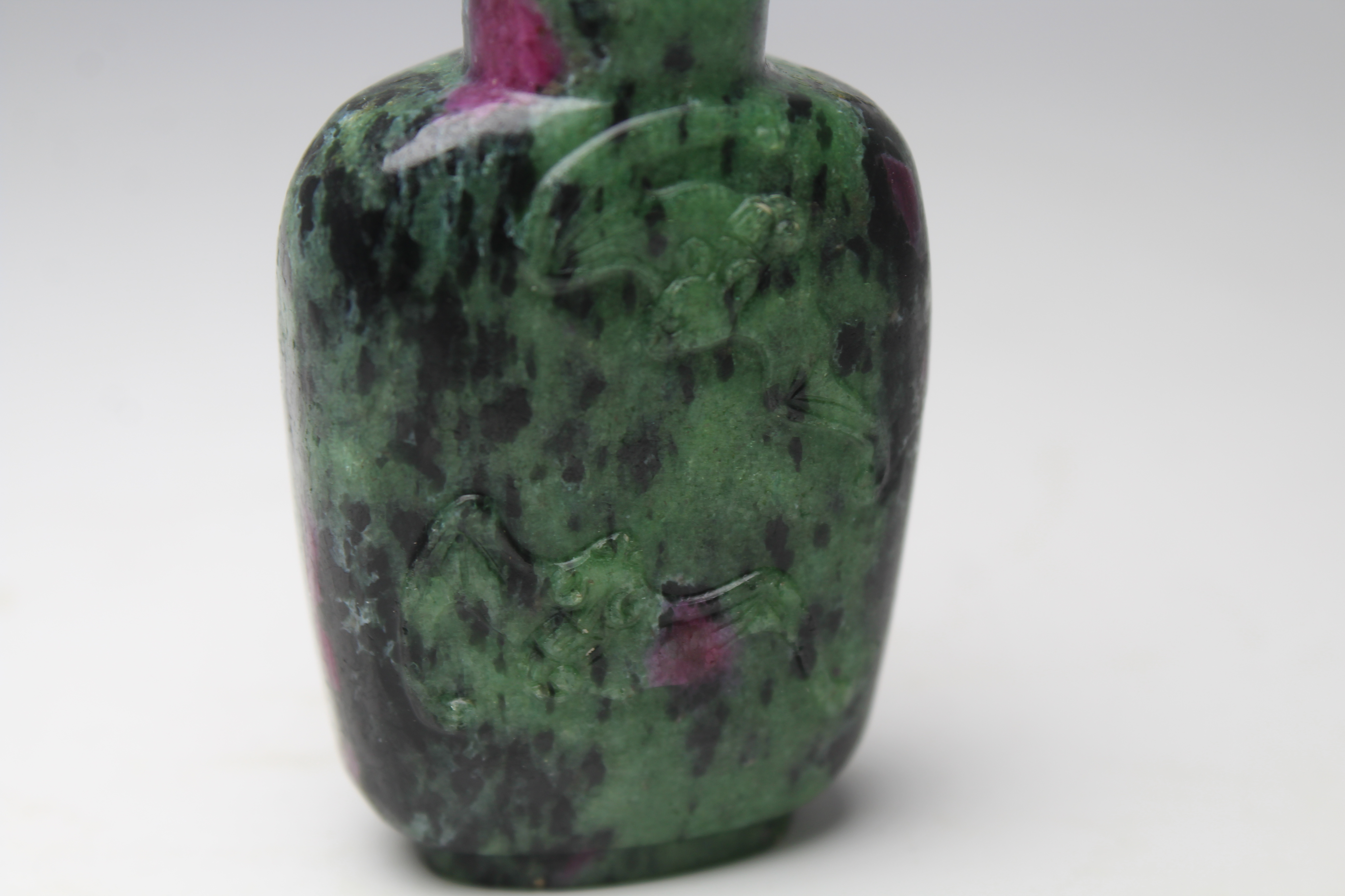 Carved Chinese Zoisite Snuff Bottle - Image 3 of 7