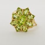 10K Gold & Peridot Star Ring. Stamped '10K' inside band. Total Weight: 1.9 dwt / 2.9 g Ring Size:
